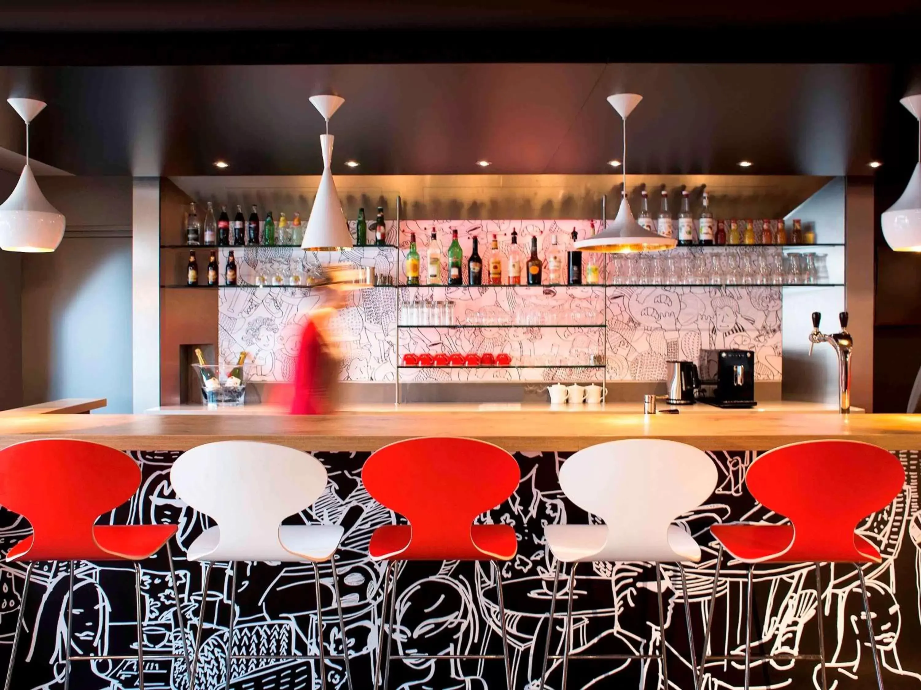 Lounge or bar, Lounge/Bar in ibis London Elstree Borehamwood