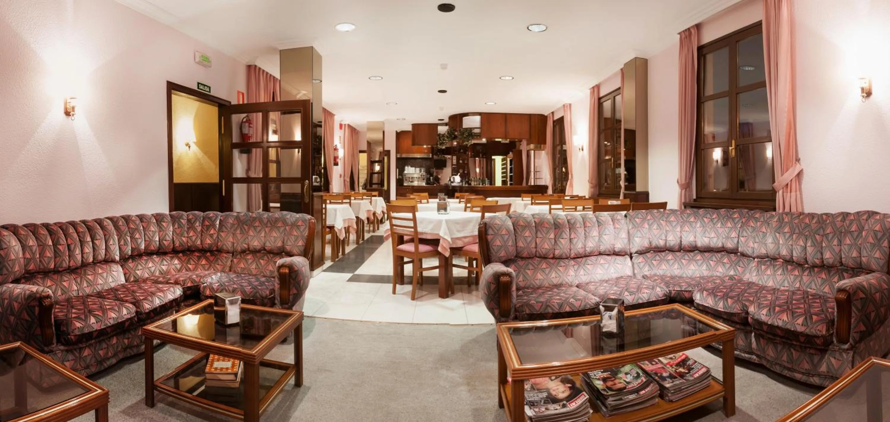 Communal lounge/ TV room in Las Rocas