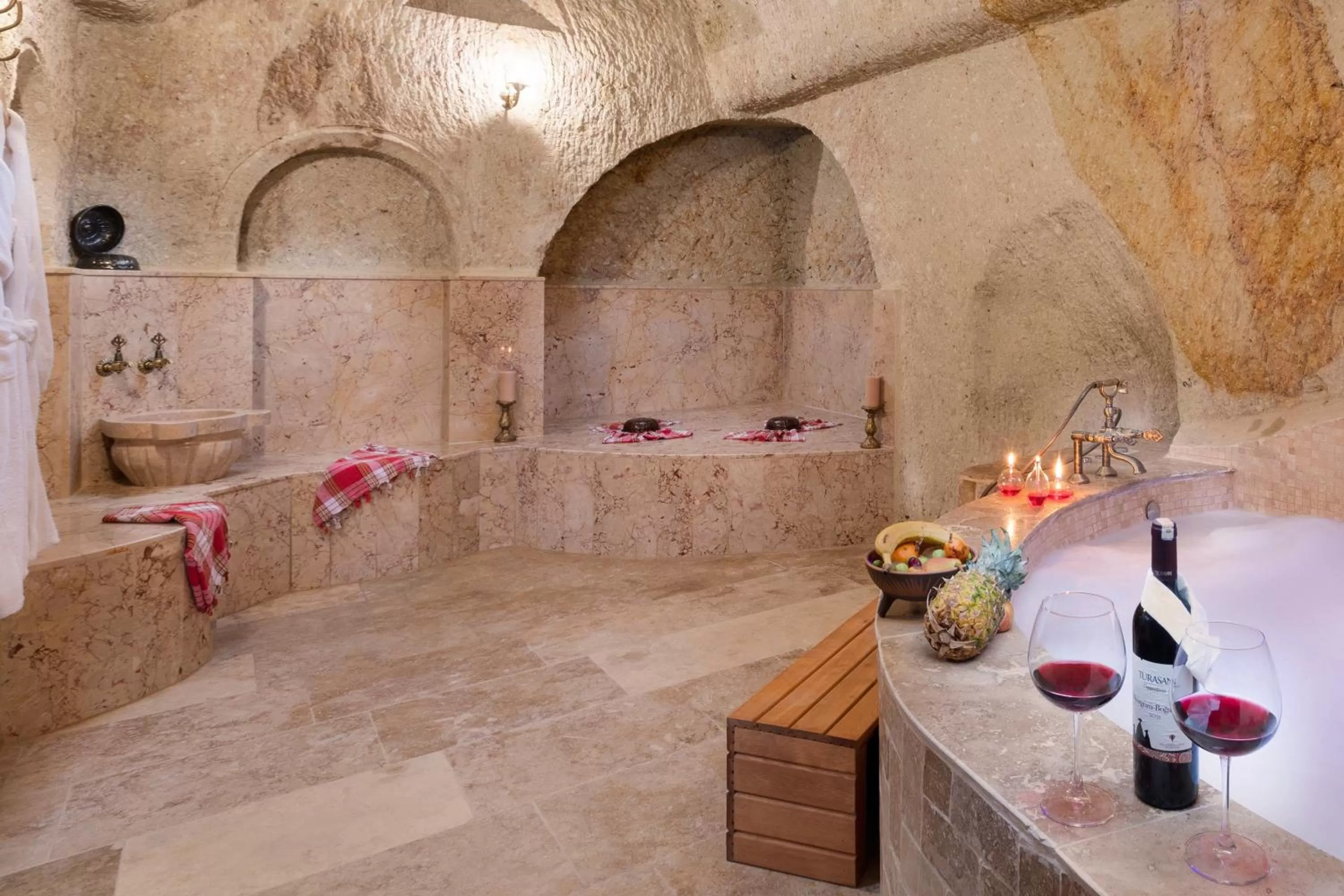 Public Bath in Kayata Cave Suites Special Class
