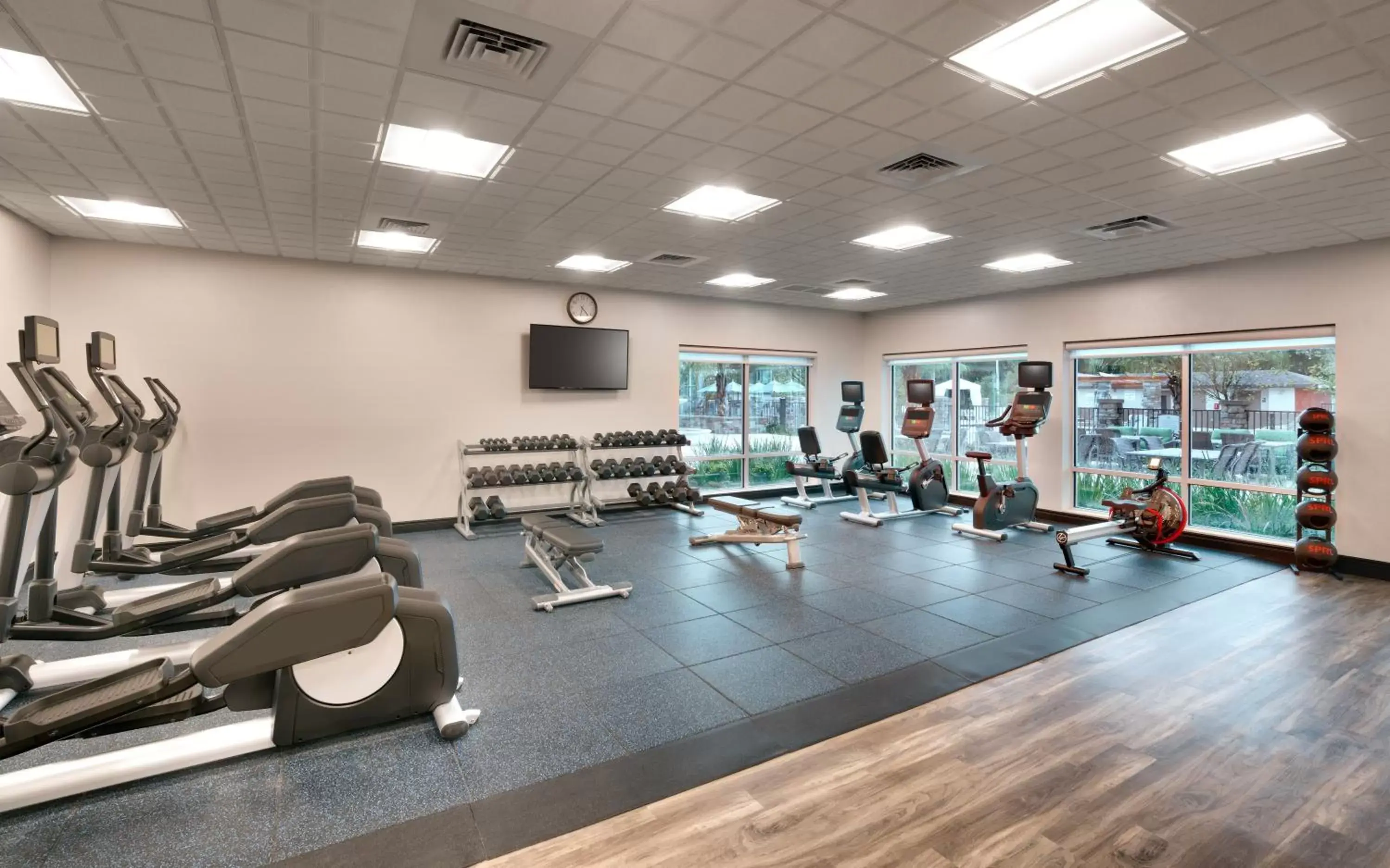 Fitness centre/facilities, Fitness Center/Facilities in Holiday Inn Express & Suites - Gainesville I-75, an IHG Hotel