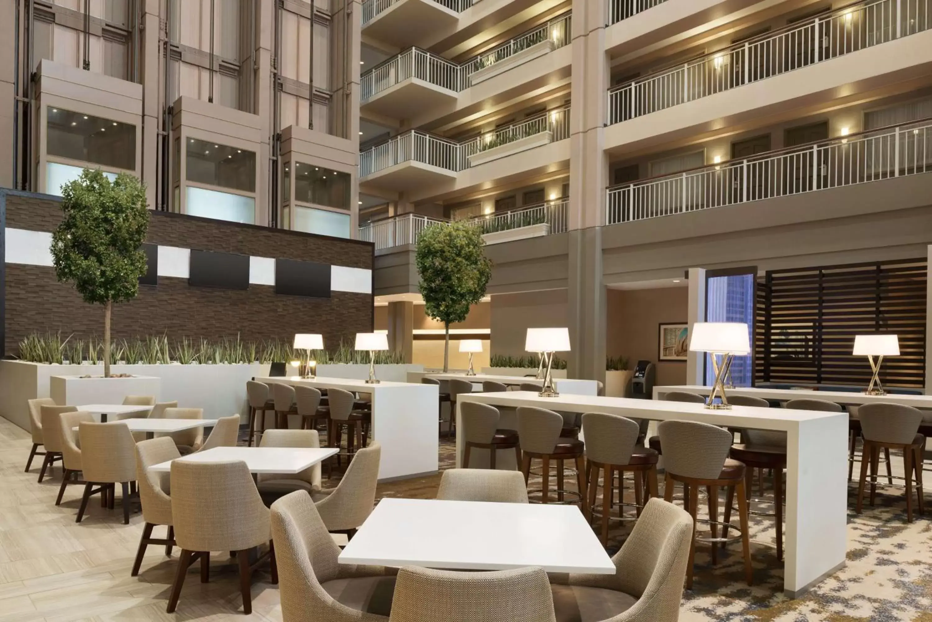 Lobby or reception, Restaurant/Places to Eat in Embassy Suites by Hilton Chicago Lombard