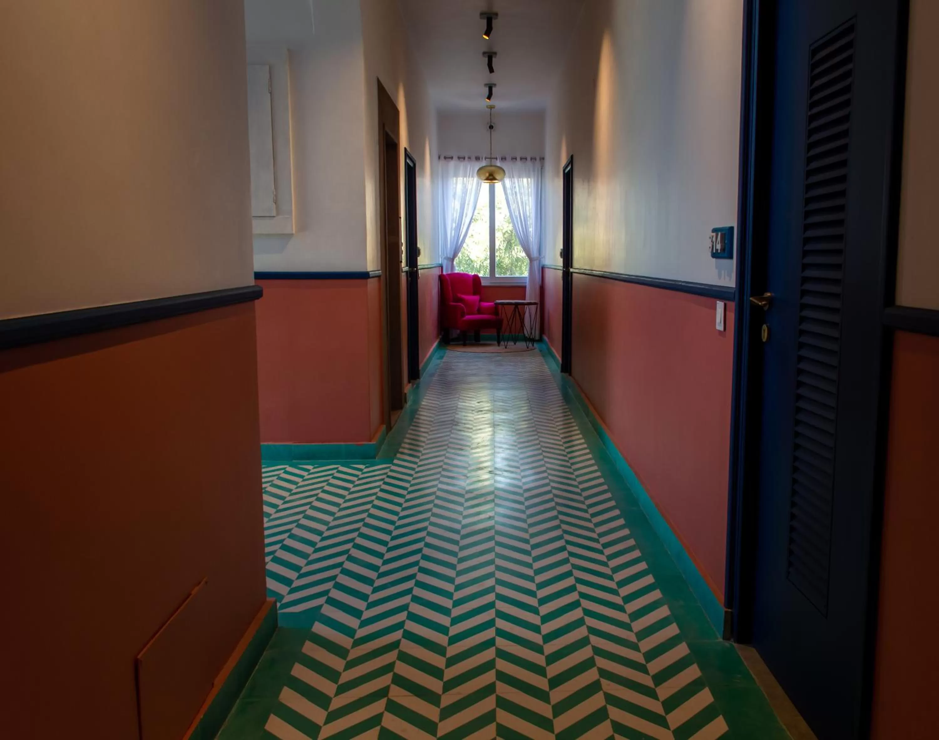 Lobby or reception, Bed in Casa Blanca Lakecity