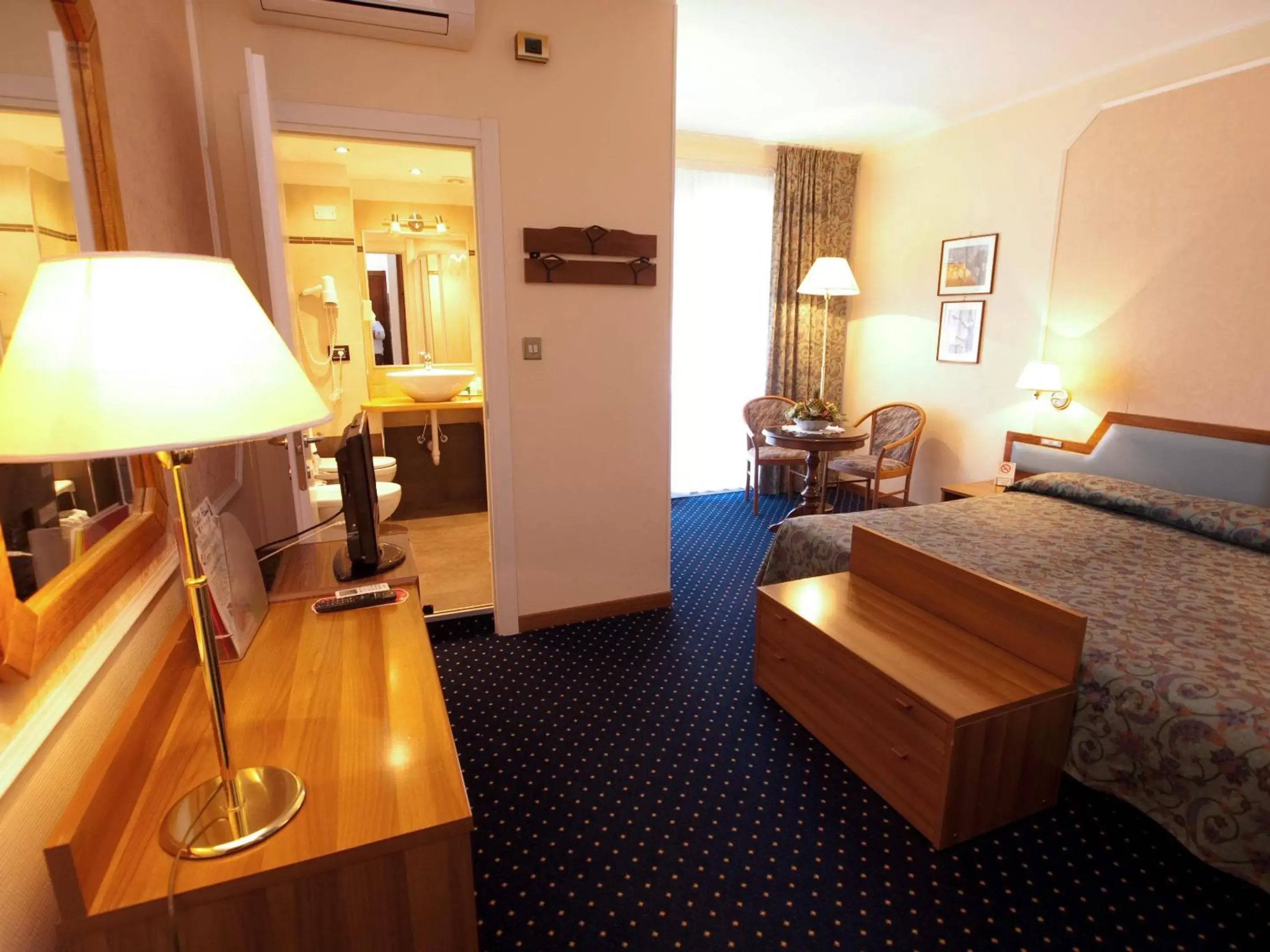 Superior Double or Twin Room in Hotel Elena Superior Double or Twin Room in Hotel Elena