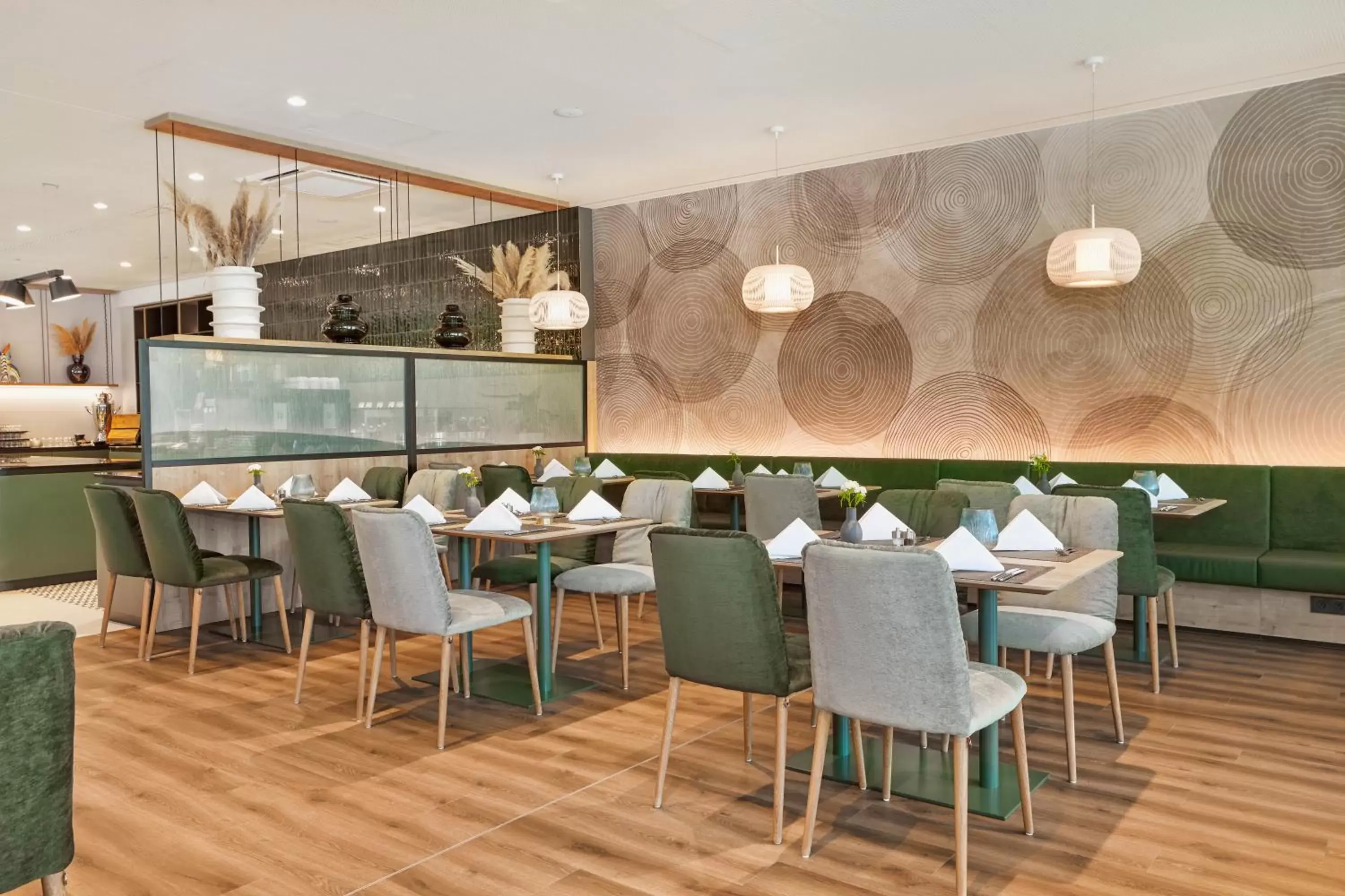 Restaurant/places to eat in H+ Hotel Frankfurt Eschborn Restaurant/places to eat in H+ Hotel Frankfurt Eschborn