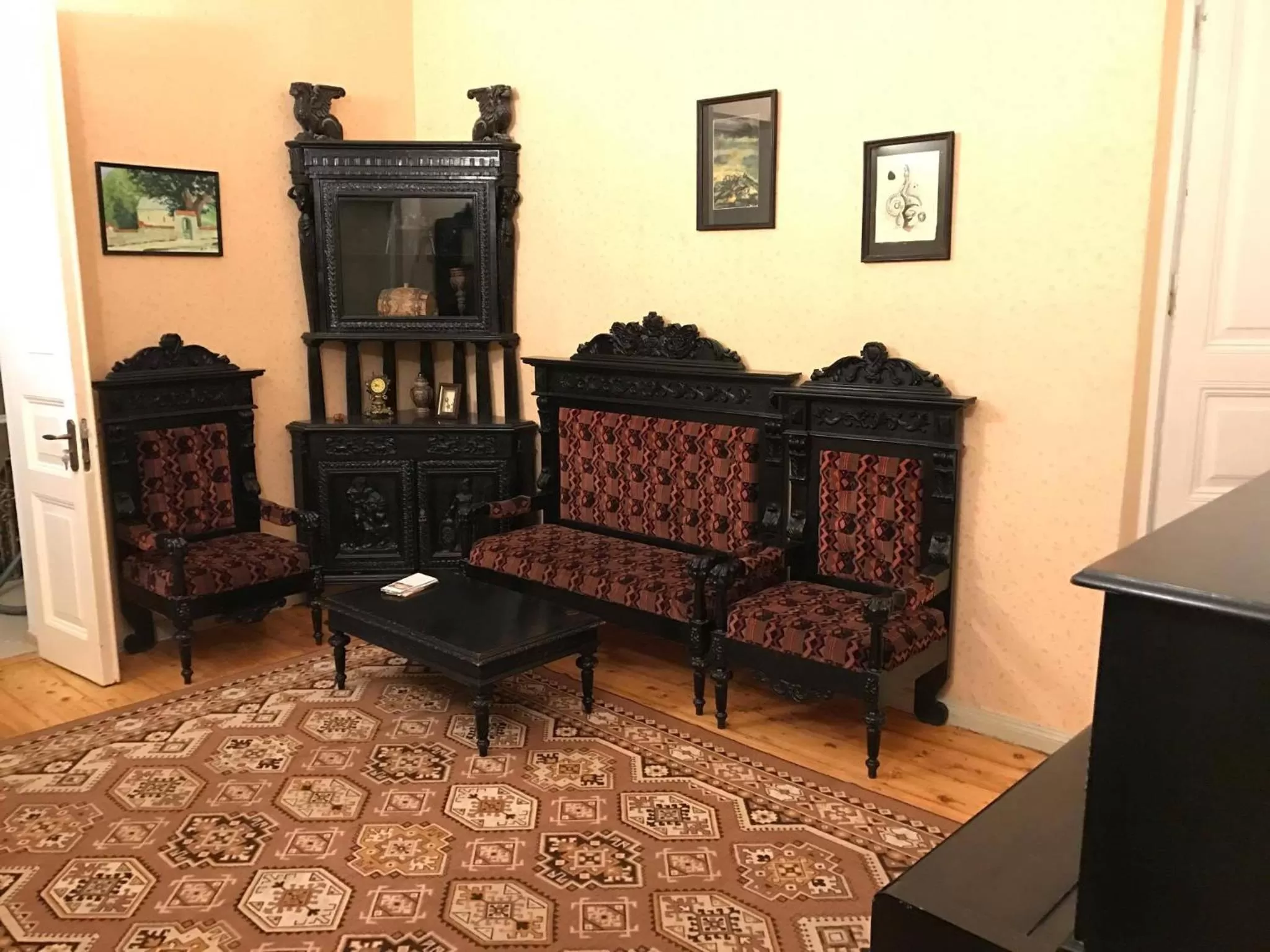 Communal lounge/ TV room in House 1899