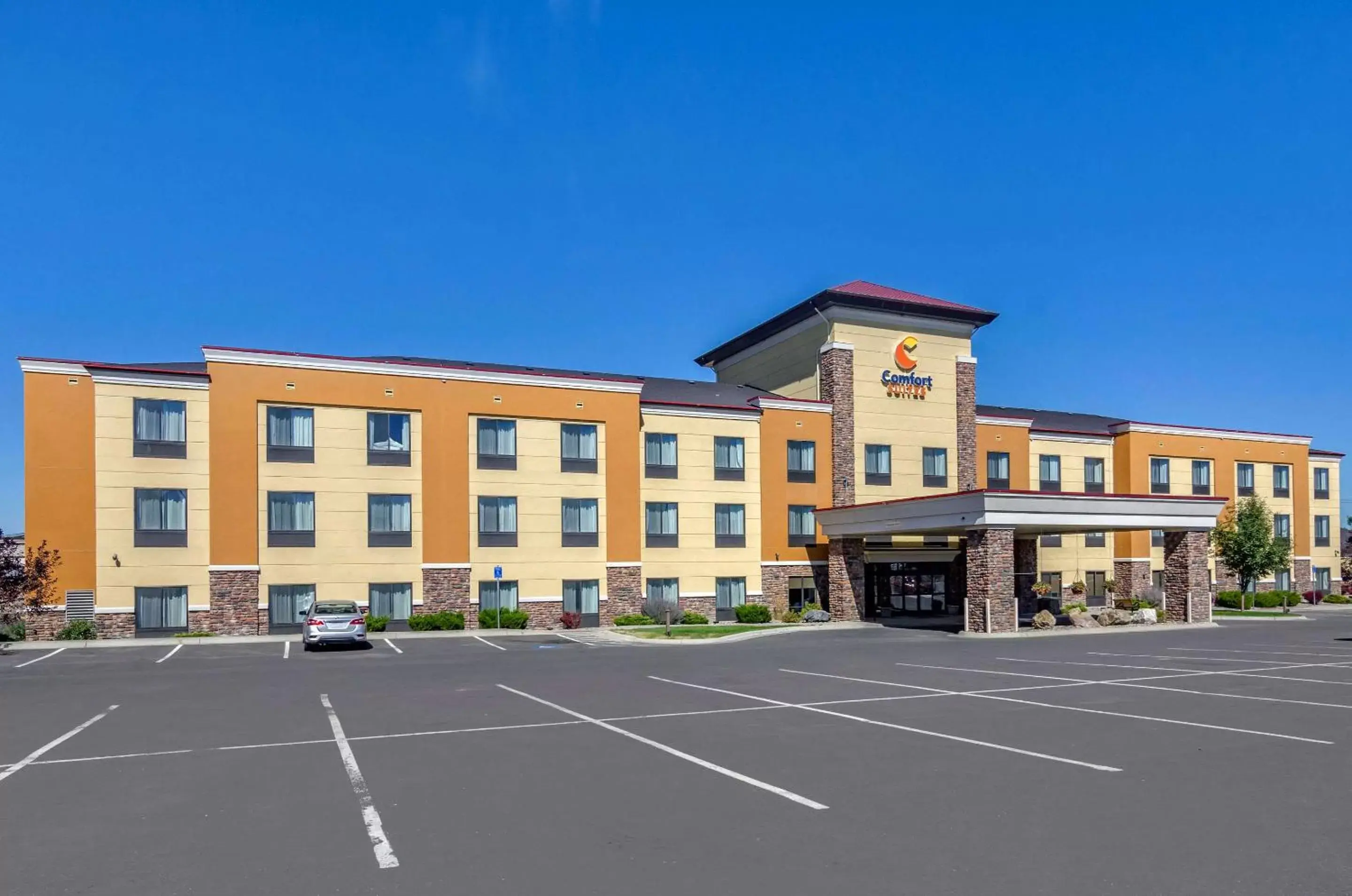 Property building in Comfort Suites Helena Airport Property building in Comfort Suites Helena Airport