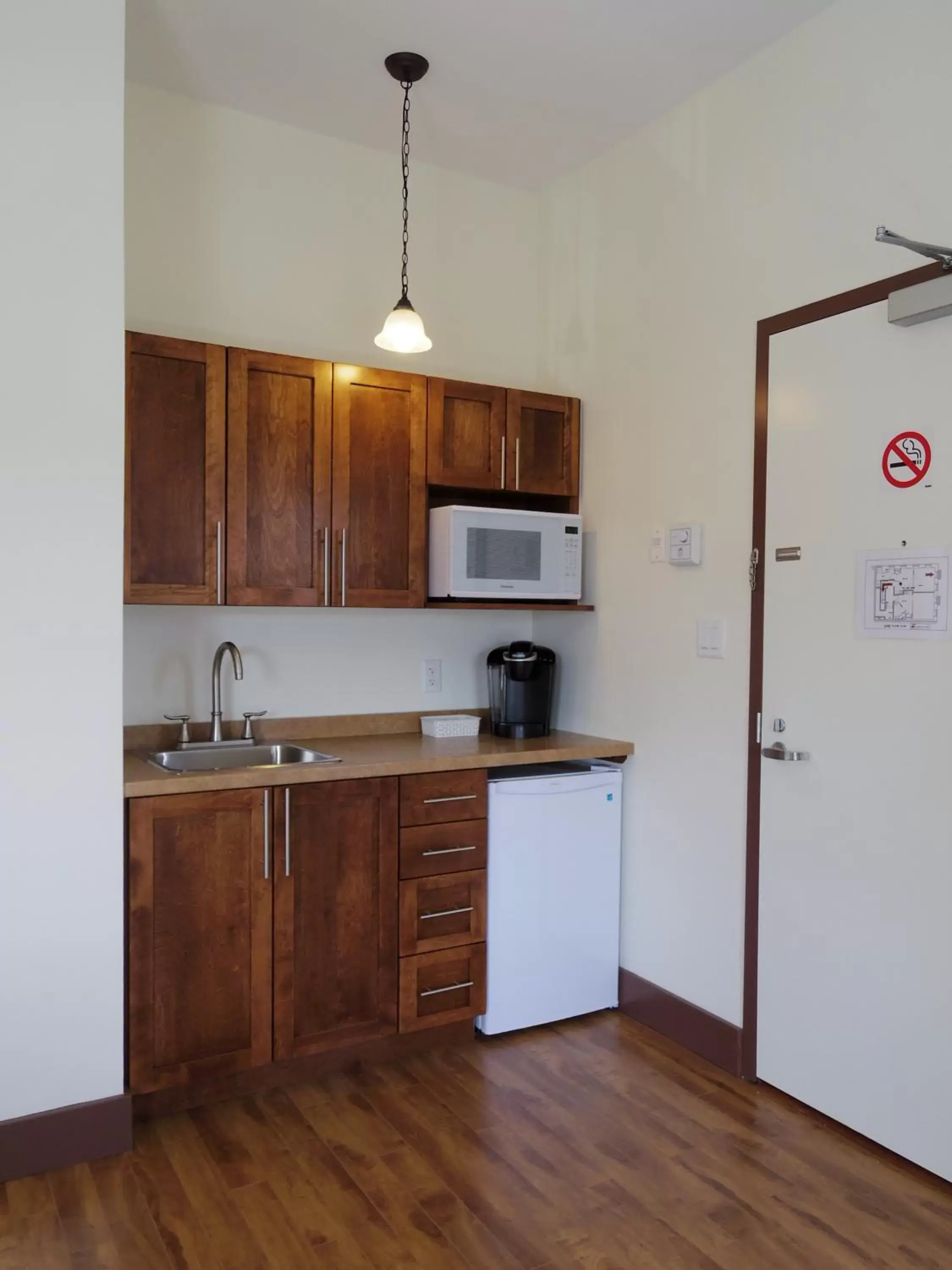 Kitchen/Kitchenette in Water Suites