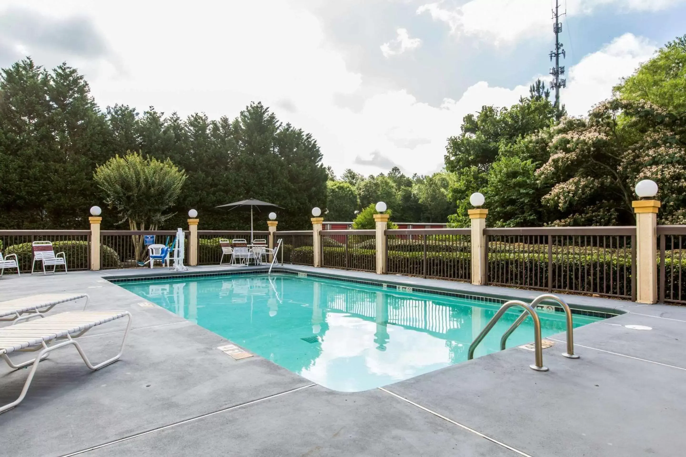 On site, Swimming Pool in Royal Palms Inn