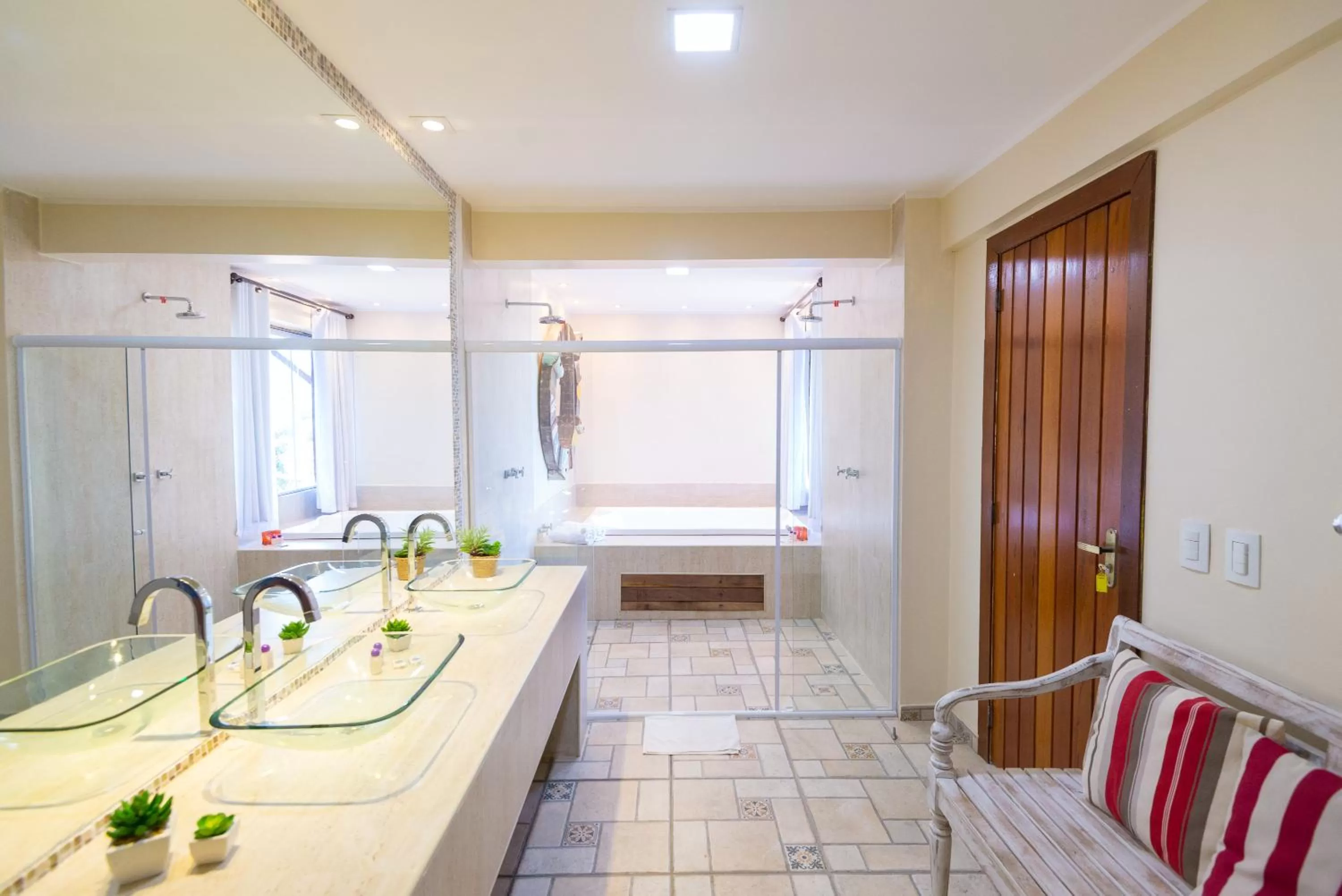 Shower in Pousada La Dolce Vita