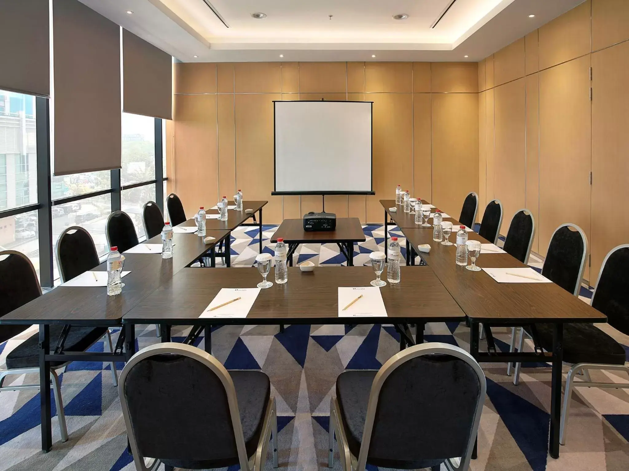 Business facilities, Business Area/Conference Room in Swiss-Belinn Simatupang
