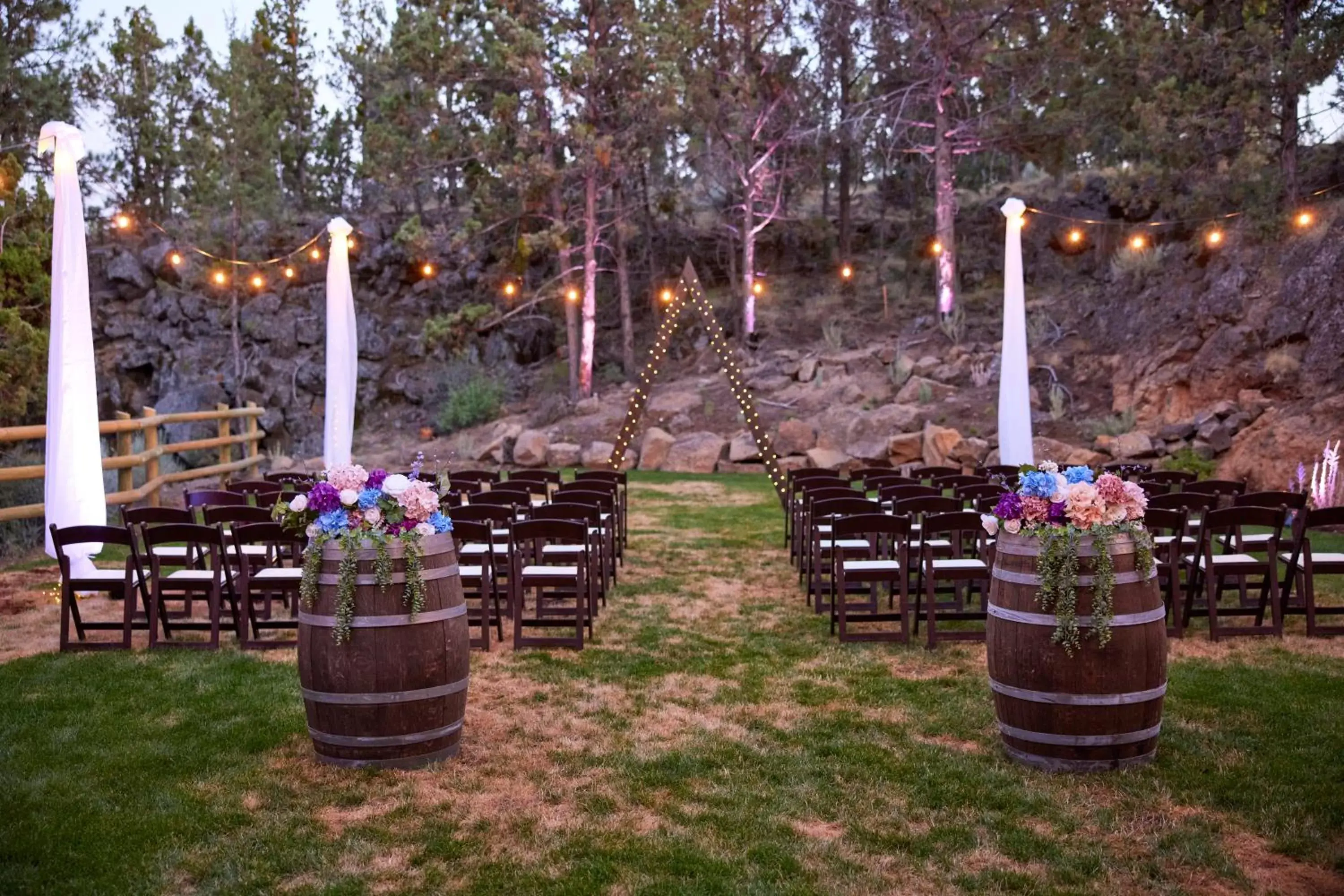 wedding in Riverhouse on the Deschutes