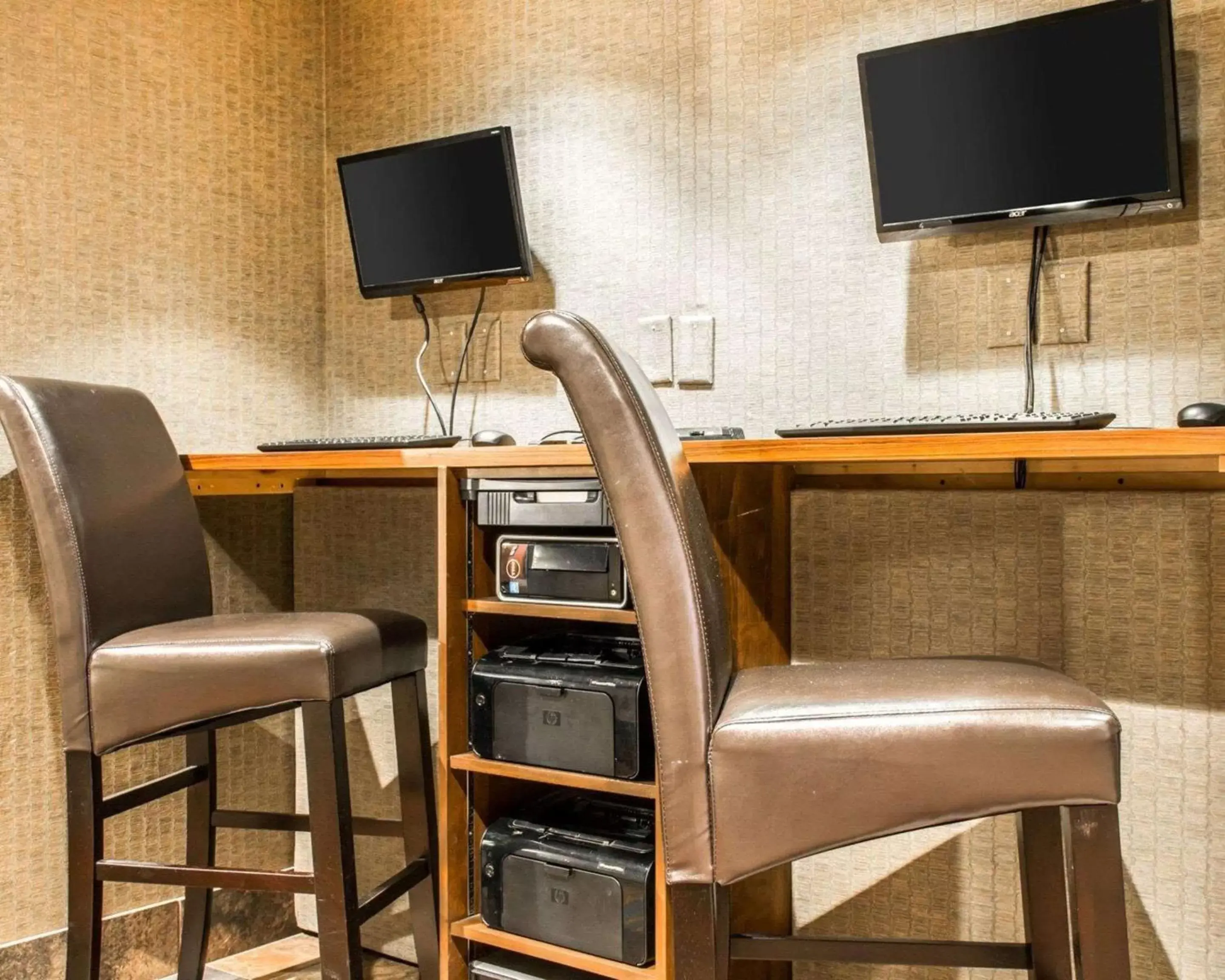 Business facilities in Comfort Inn & Suites and Conference Center