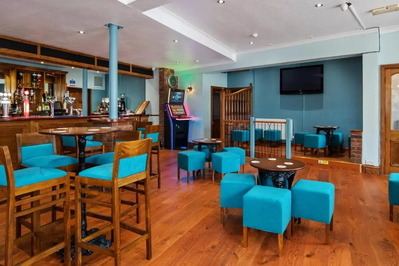 TV and multimedia, Lounge/Bar in Castle Hotel Haverfordwest
