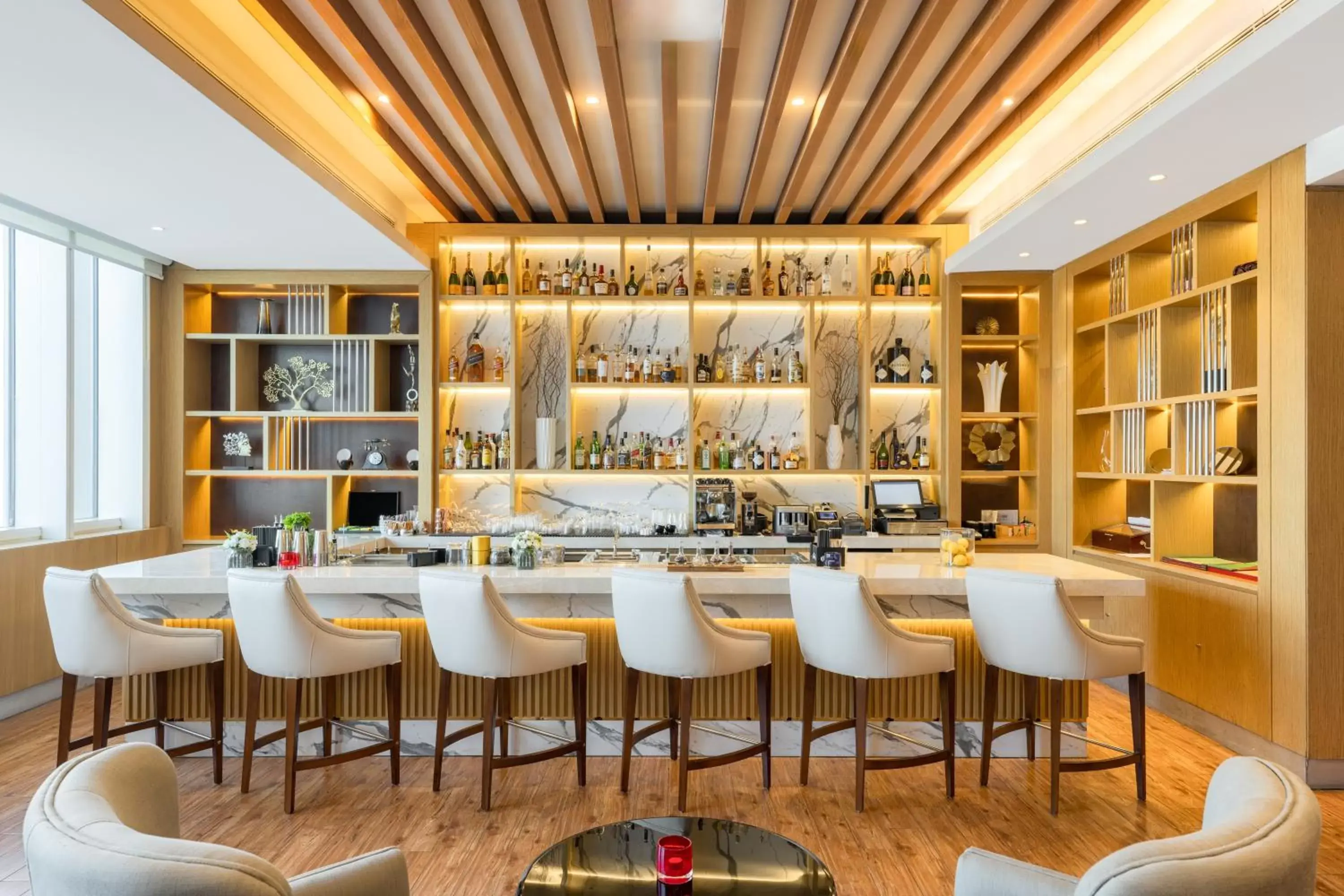 Restaurant/places to eat, Lounge/Bar in V Hotel Dubai, Curio Collection by Hilton