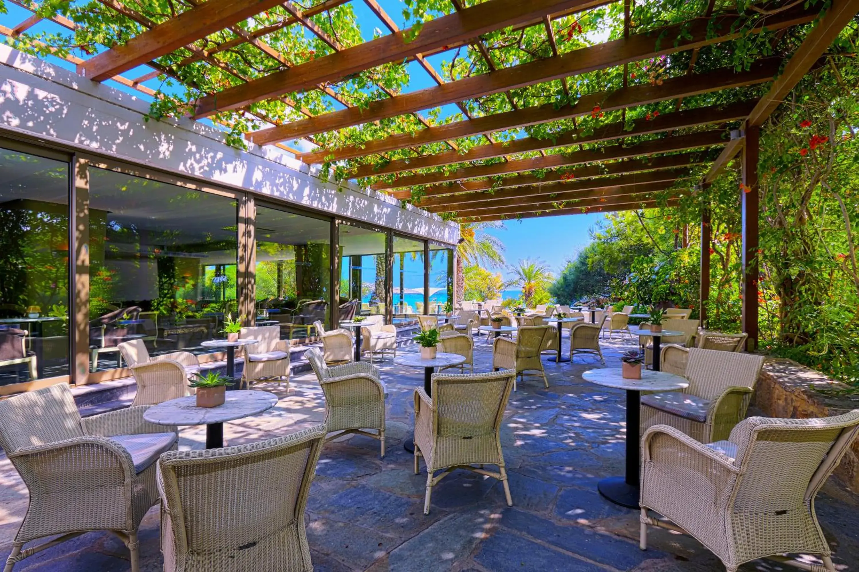 Patio, Restaurant/Places to Eat in Sitia Beach City Resort & Spa