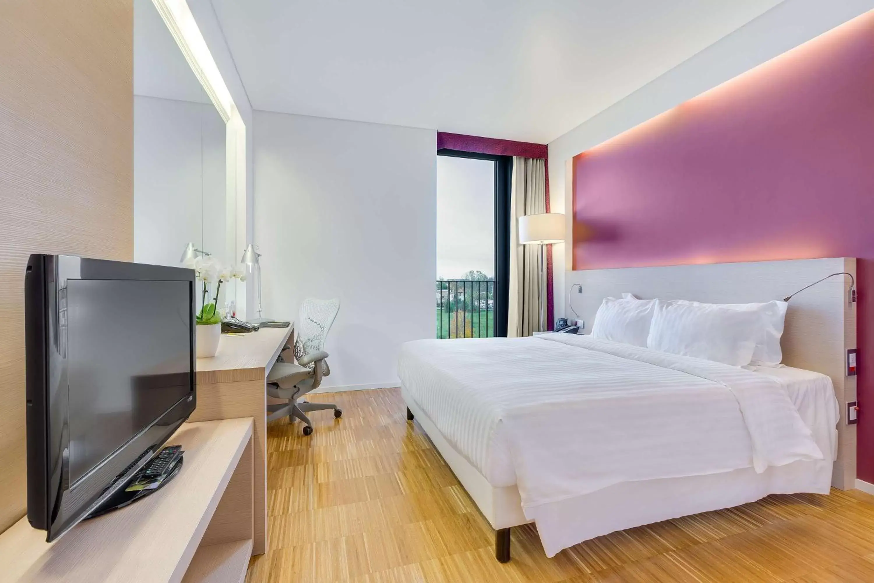 Bedroom, Bed in Hilton Garden Inn Venice Mestre