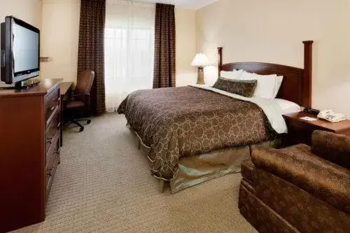 Photo of the whole room, Bed in Staybridge Suites Harrisburg-Hershey, an IHG Hotel