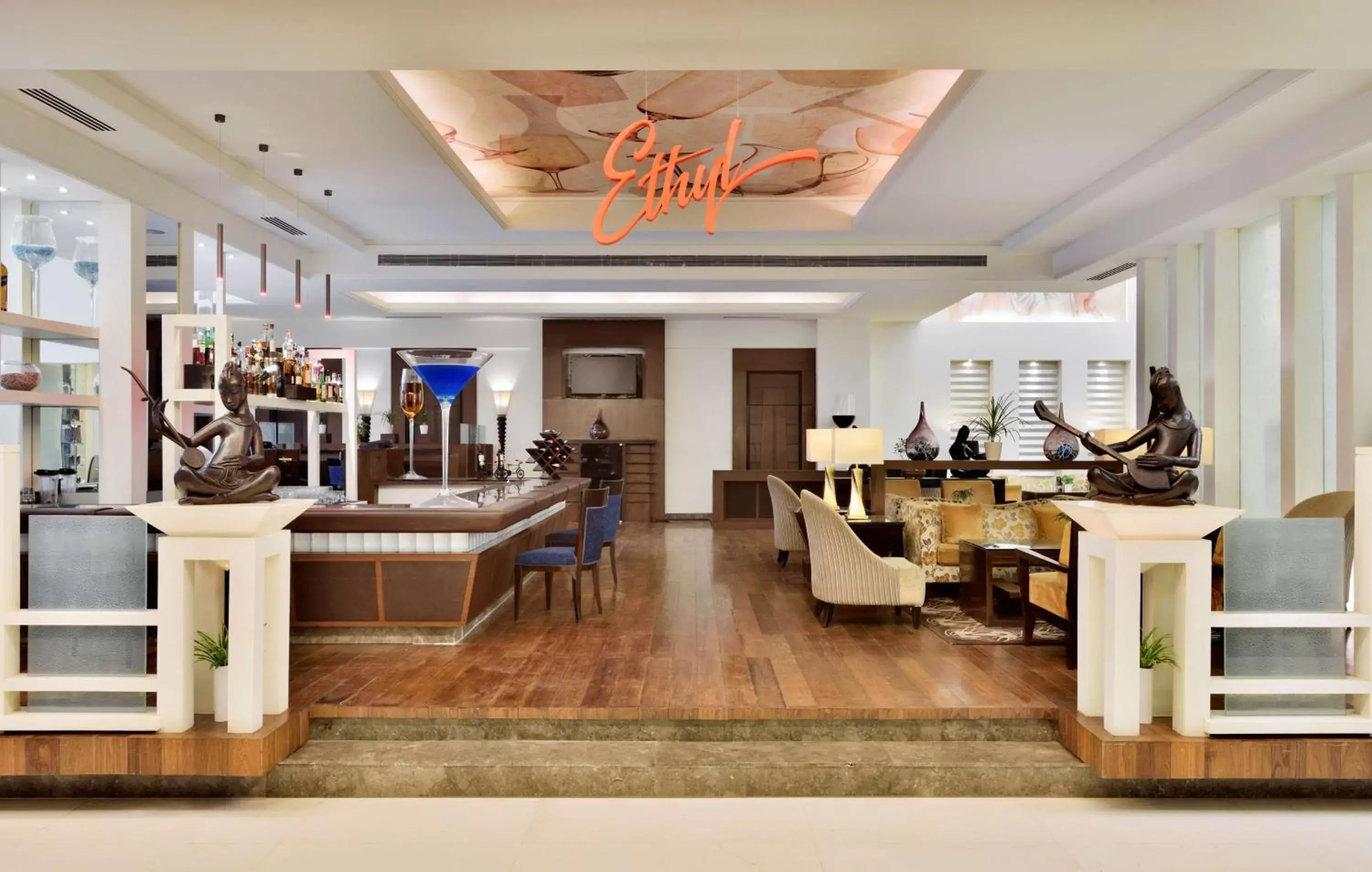 Lounge or bar in Radisson Noida Lounge or bar in Radisson Noida