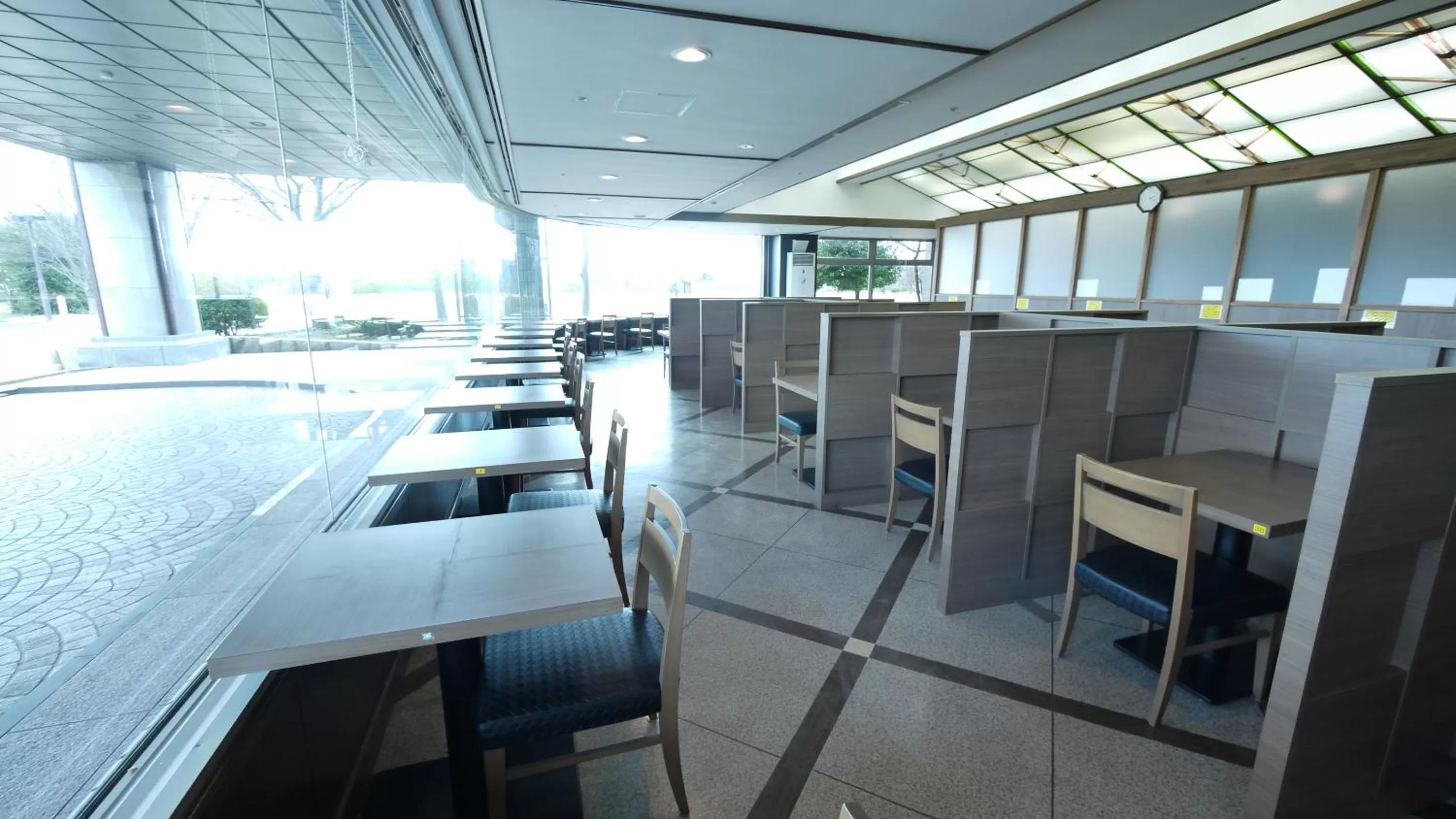 Restaurant/places to eat in Route Inn Grantia Komatsu Airport