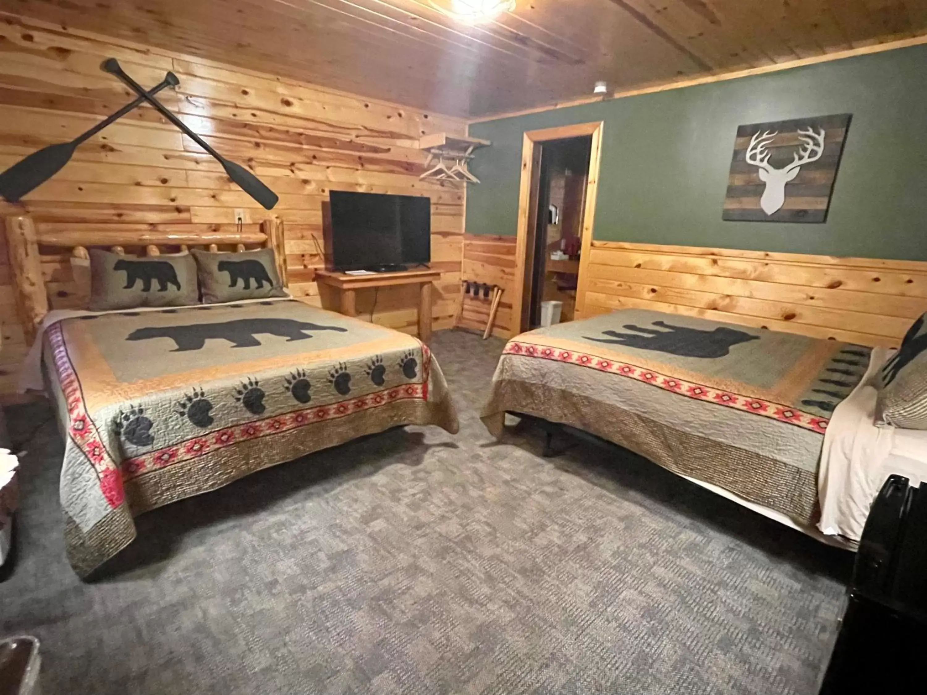 TV and multimedia, Bed in The Fishing Bear Lodge
