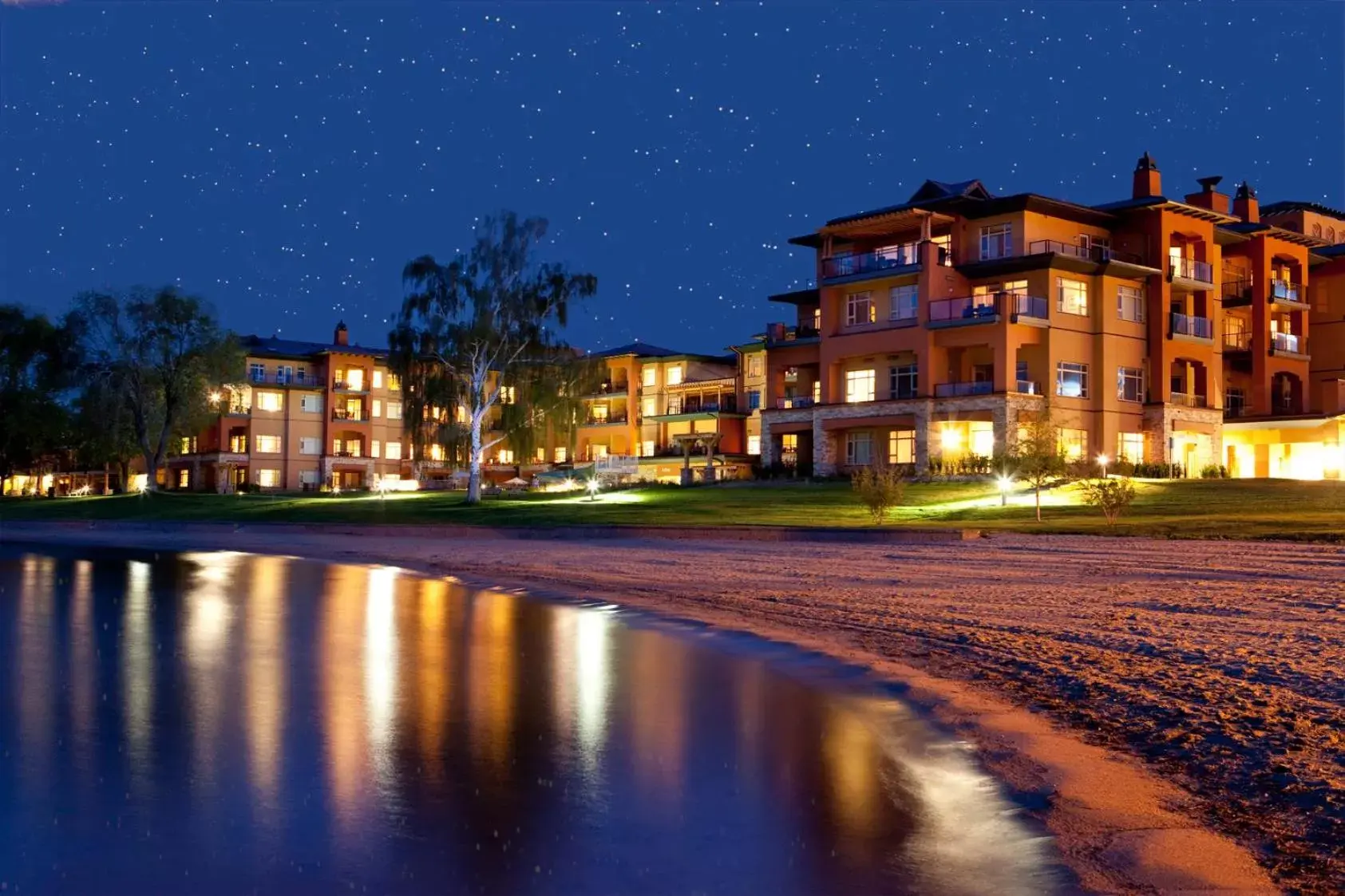 Facade/entrance, Property Building in Watermark Beach Resort