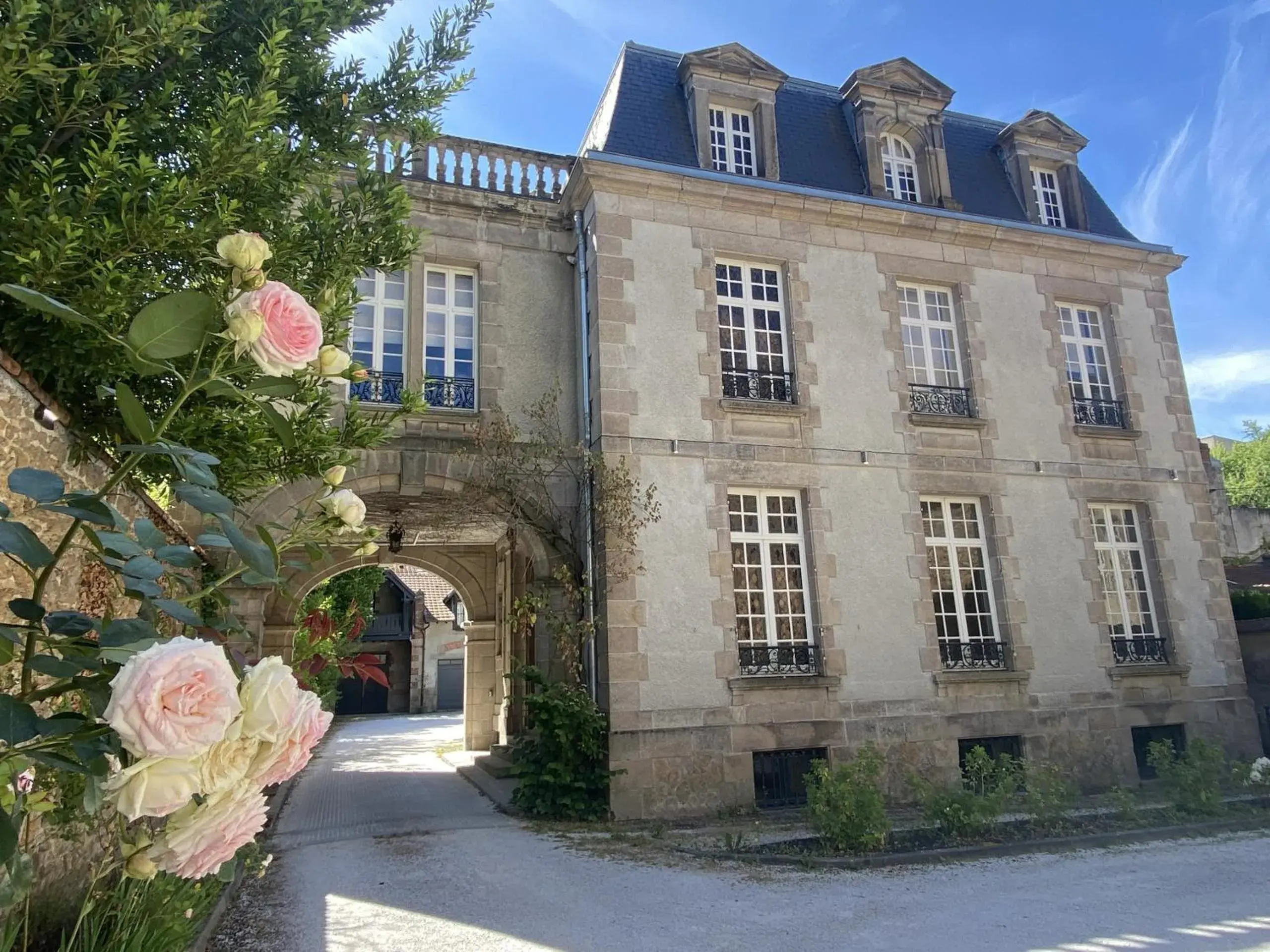 Facade/entrance, Property Building in La Villa Beaupeyrat - Apparthôtels de charme dans bâtisse de caractère