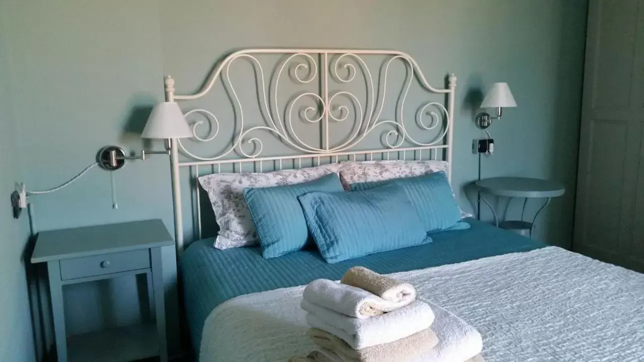 Bedroom, Bed in Il Giardino Di Emilio