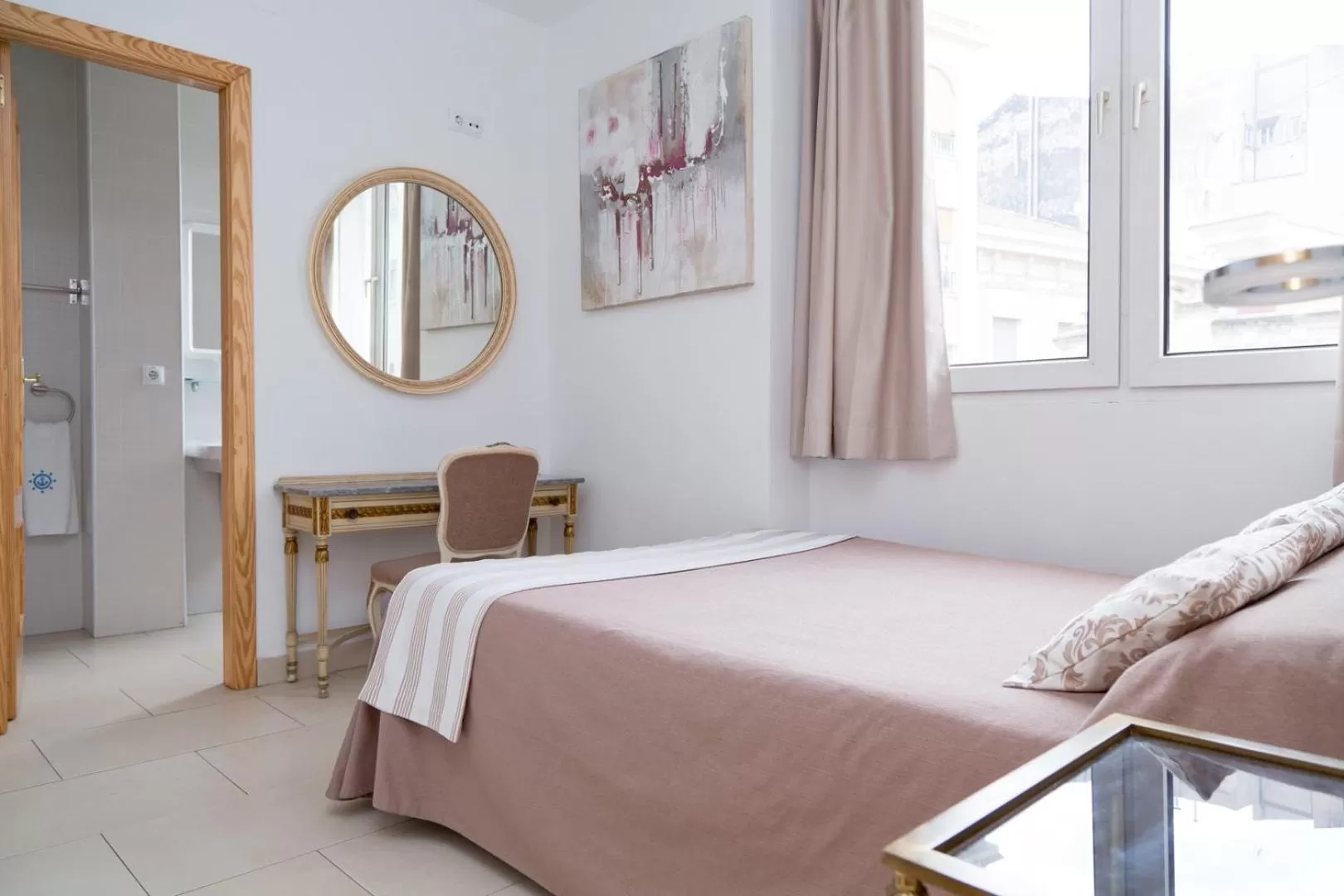 Bedroom, Bed in Hotel Marítimo Urban