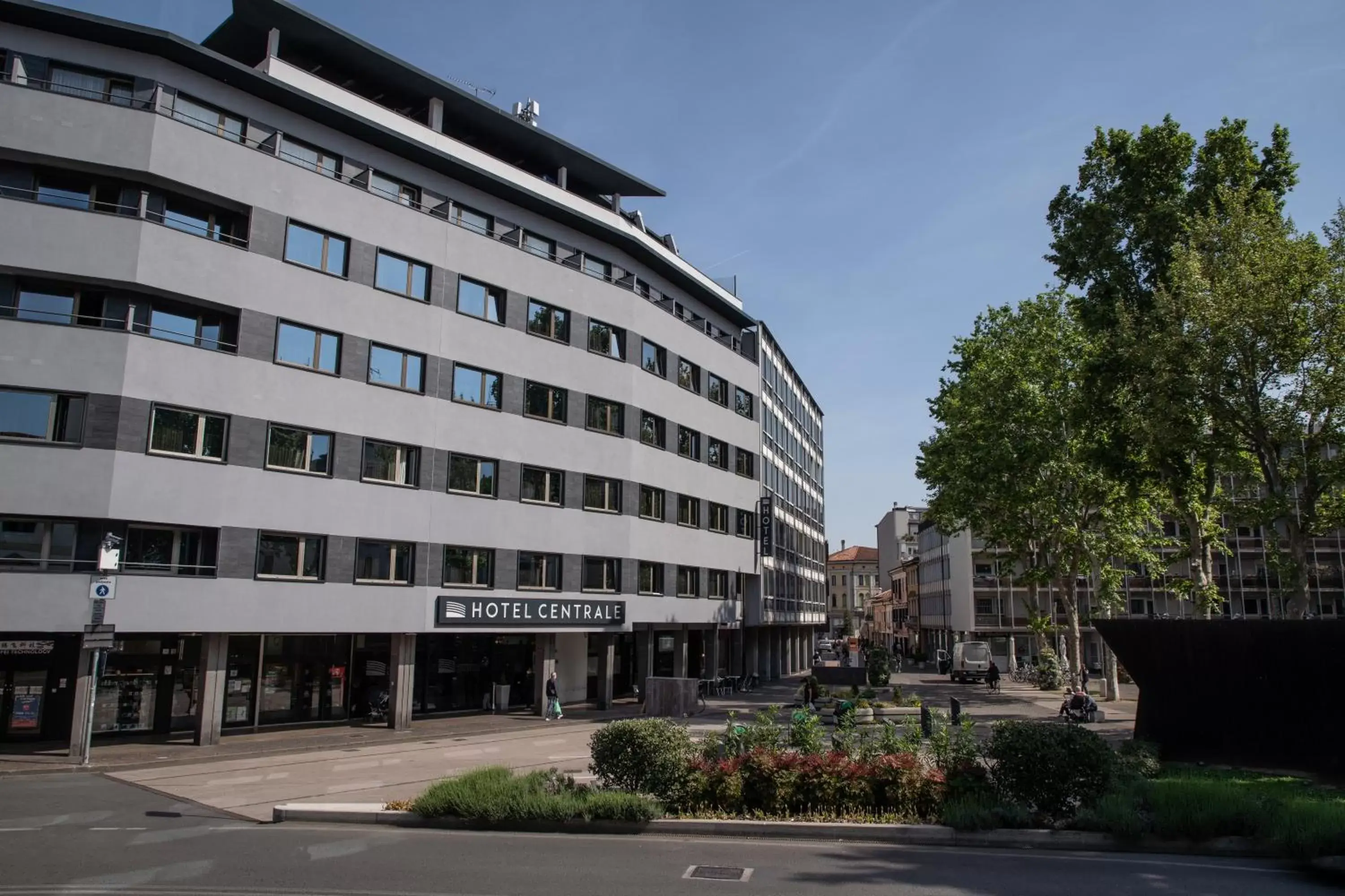 Property Building in Hotel Centrale