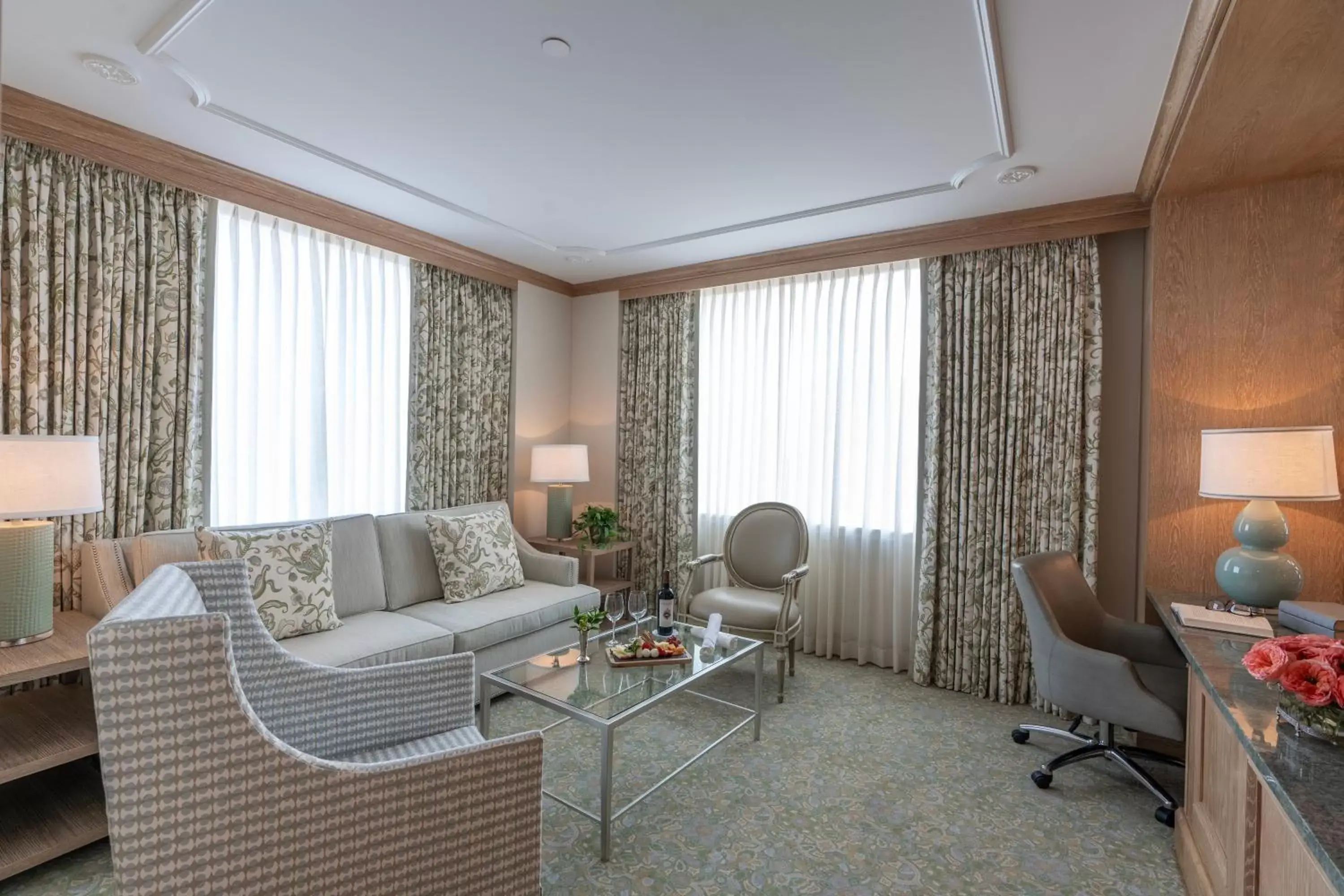 Living room, Seating Area in Hotel Monteleone