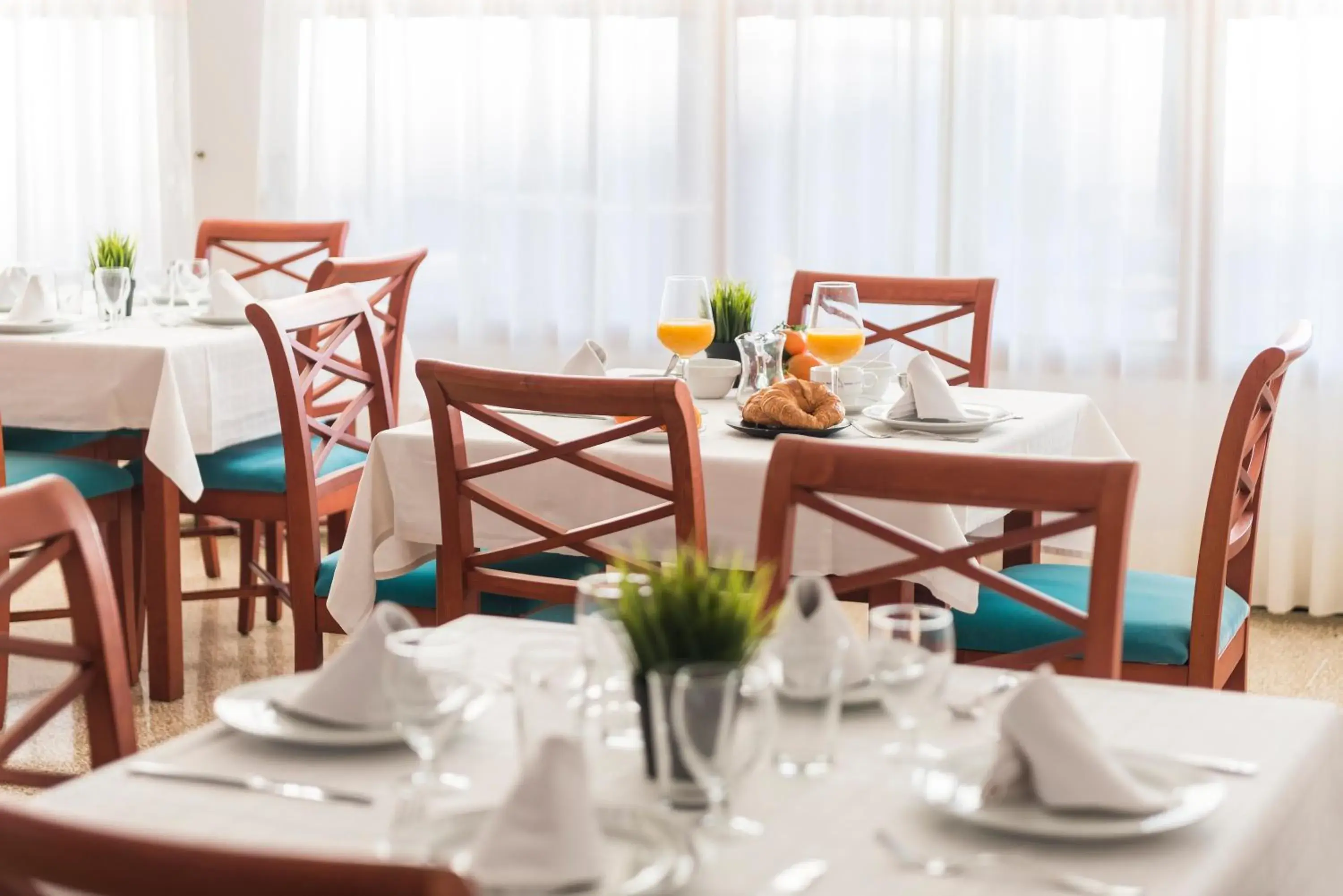Banquet/Function facilities, Restaurant/Places to Eat in Hotel Santanyi Port