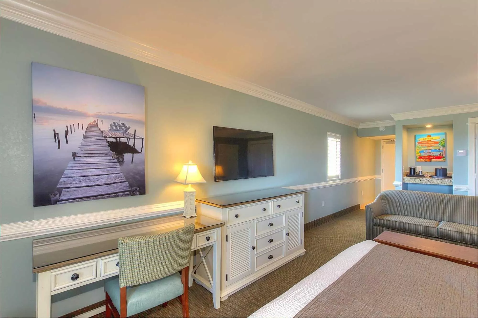 Decorative detail, Bed in Shutters on the Banks