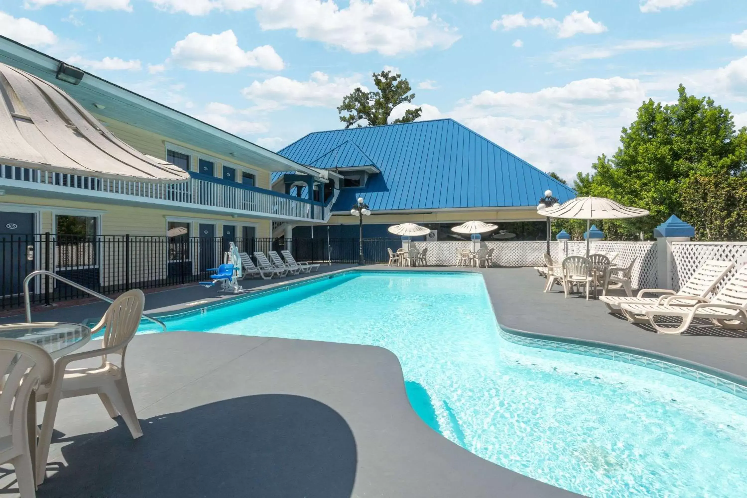 On site, Swimming Pool in Days Inn by Wyndham Savannah Airport