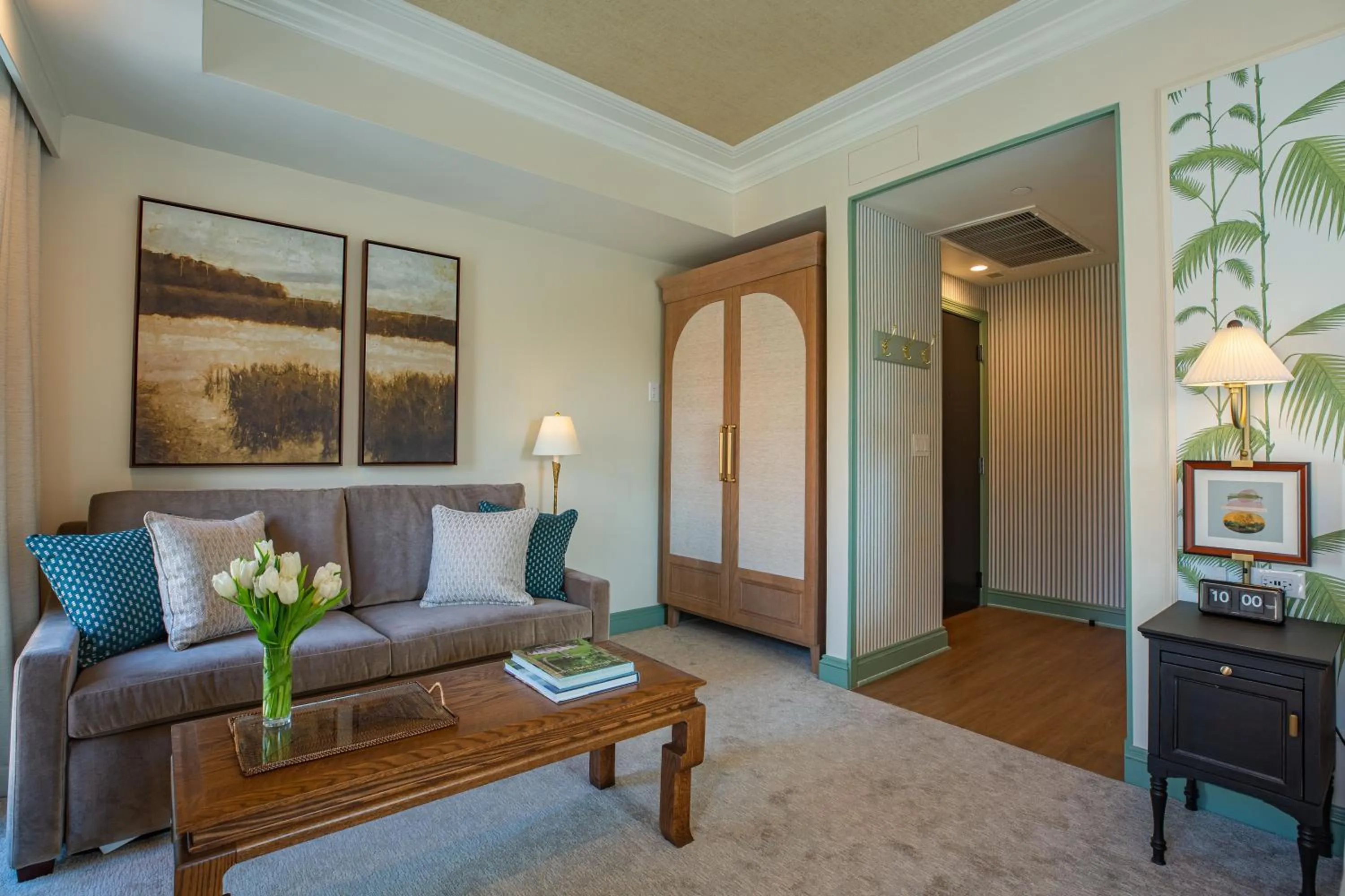 Seating area in The Palmetto Hotel, Charleston