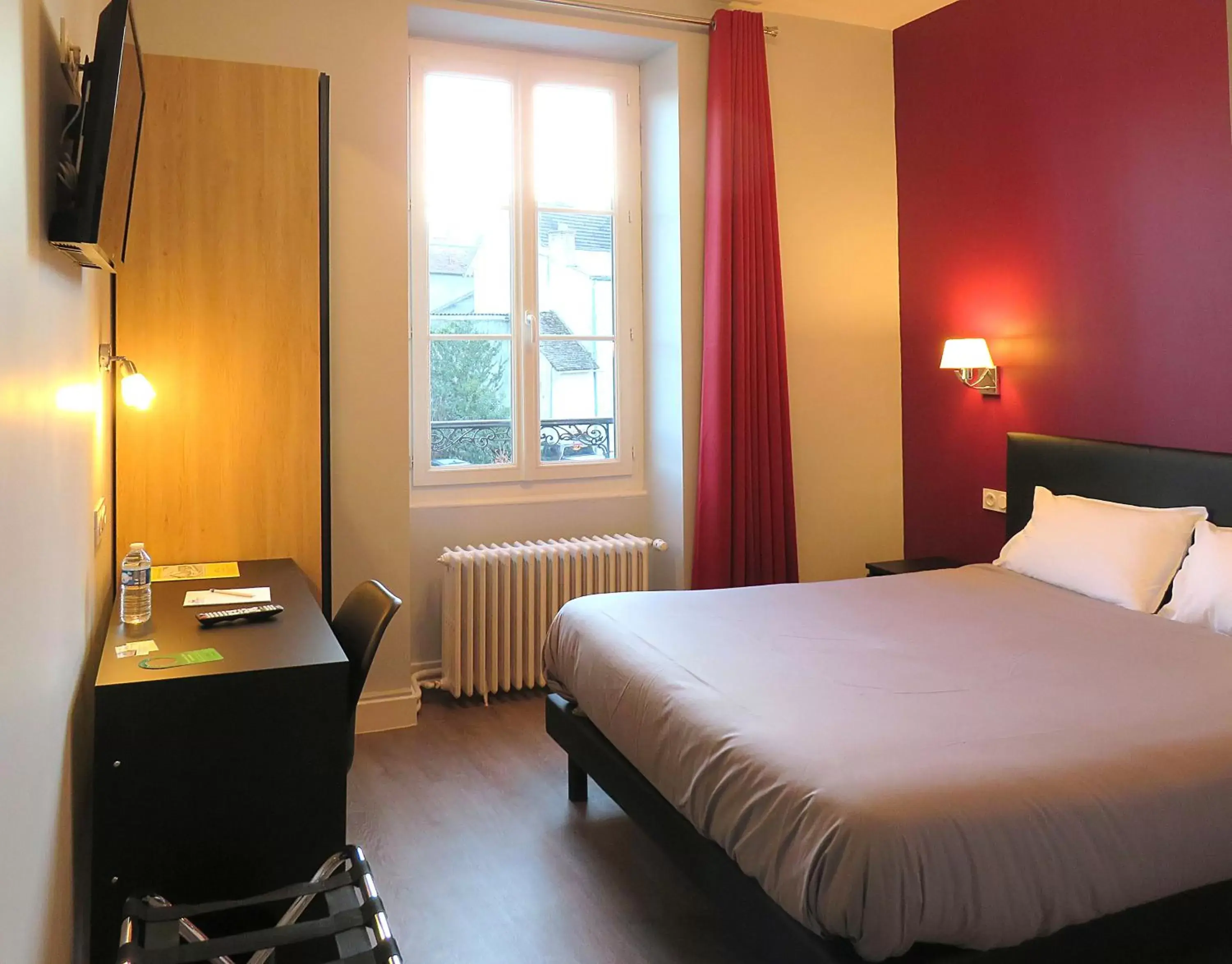 Bedroom, Bed in Hôtel Le Dormeux