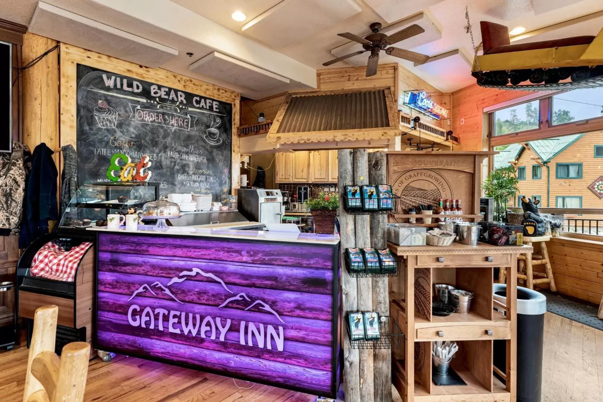 Restaurant/places to eat in Gateway Inn