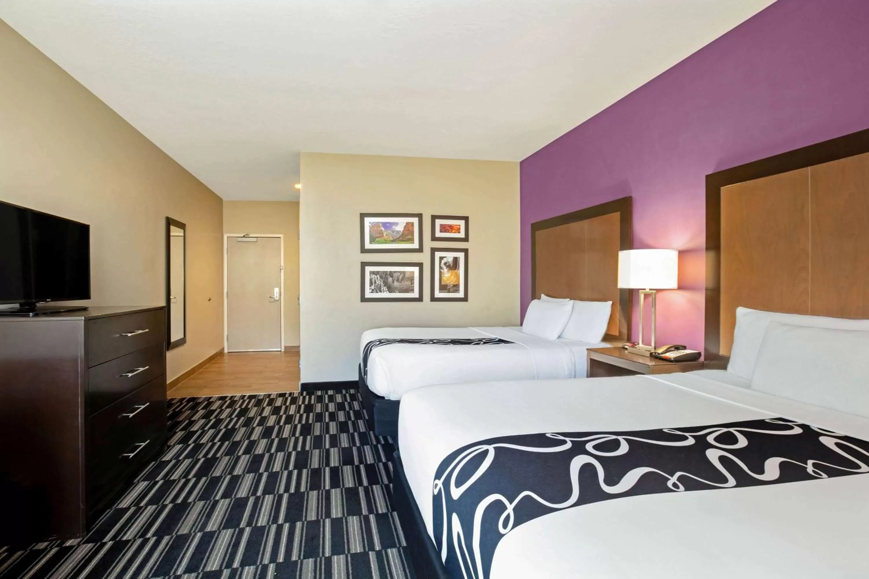 Photo of the whole room, Bed in La Quinta by Wyndham Cedar City