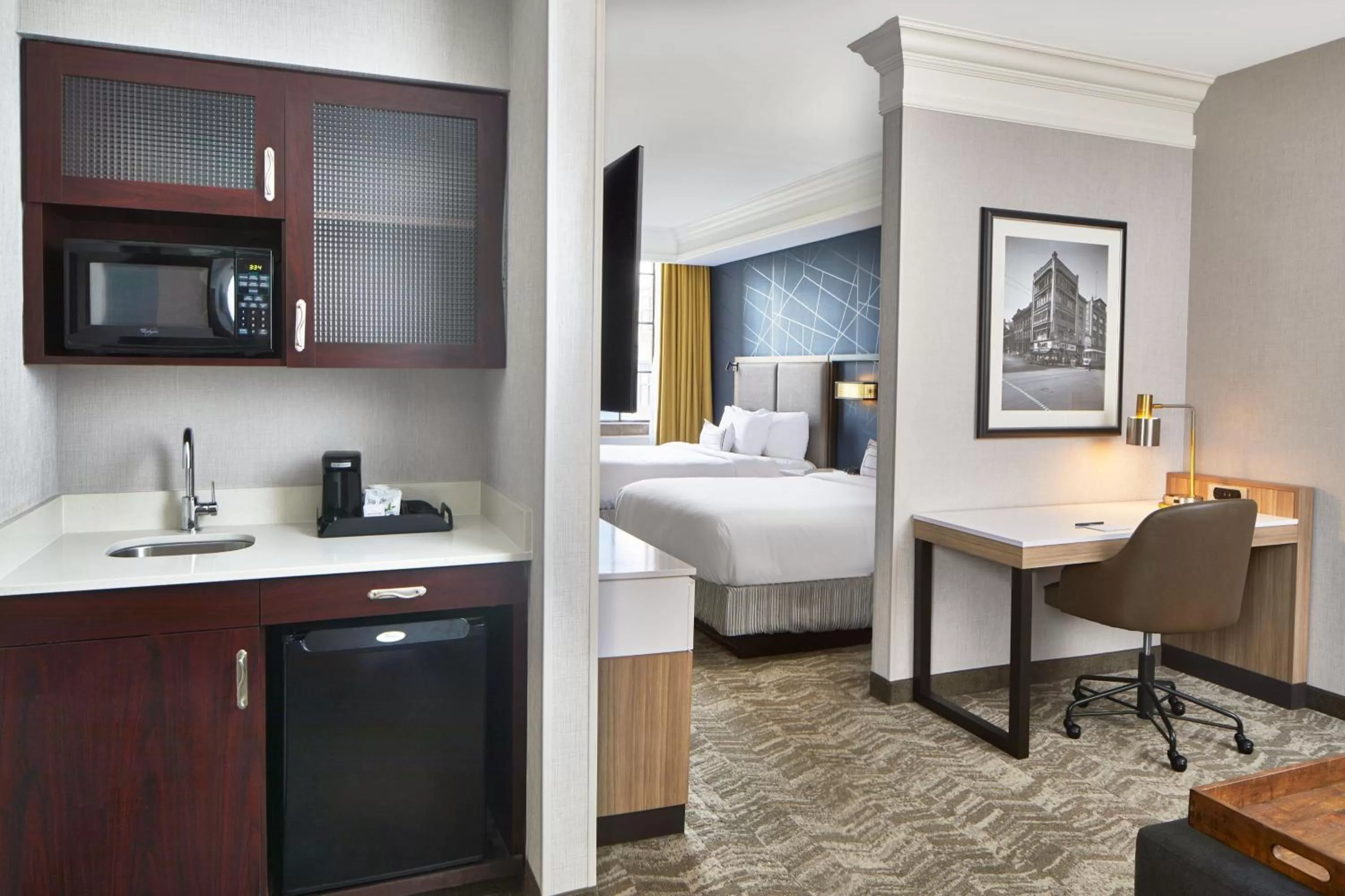 Lounge or bar, Bed in SpringHill Suites Memphis Downtown