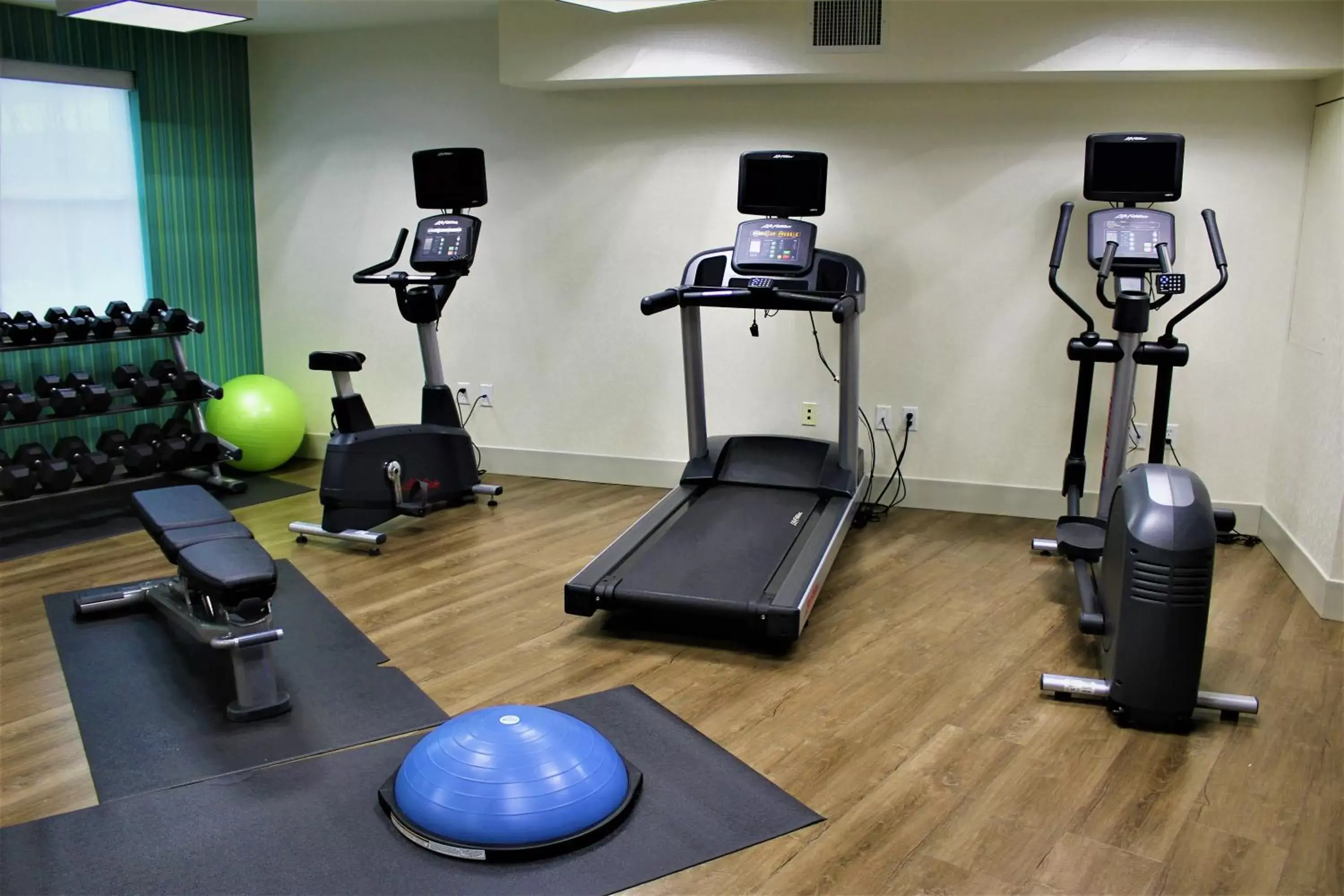 Spa and wellness centre/facilities, Fitness Center/Facilities in Holiday Inn Express Durham-UNH, an IHG Hotel