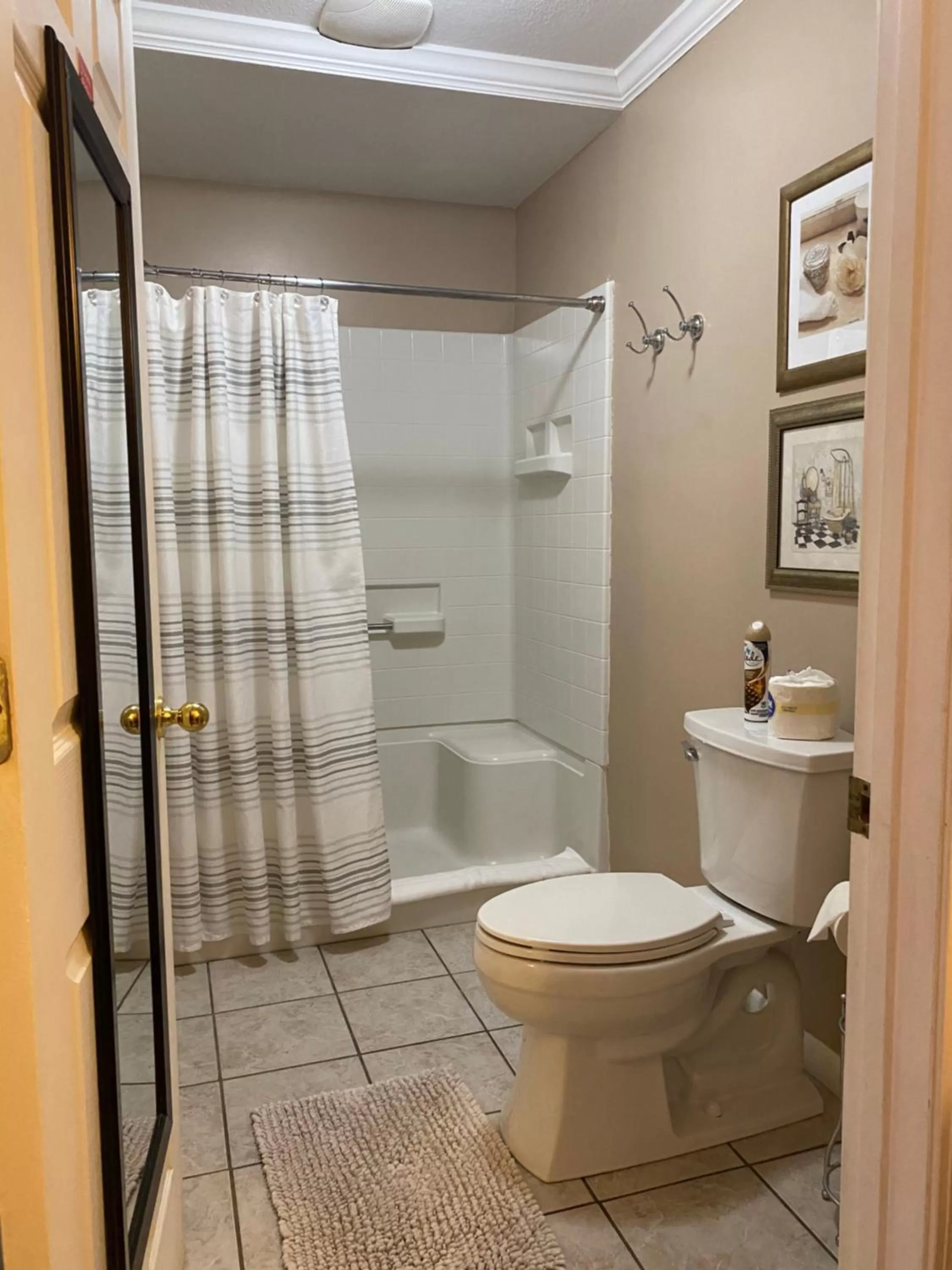 Bathroom in Grafton Lodge