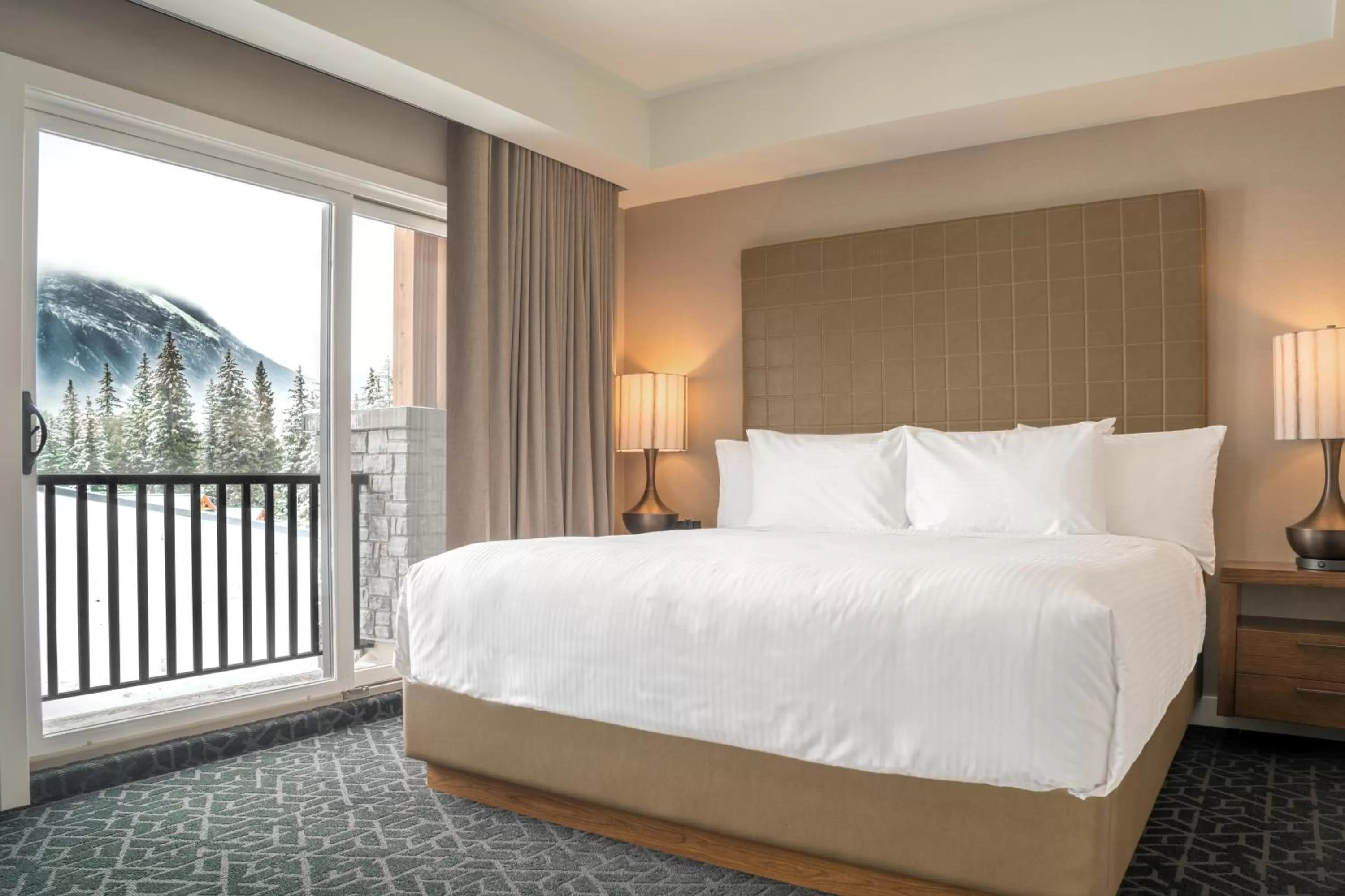 Bed in The Malcolm Hotel