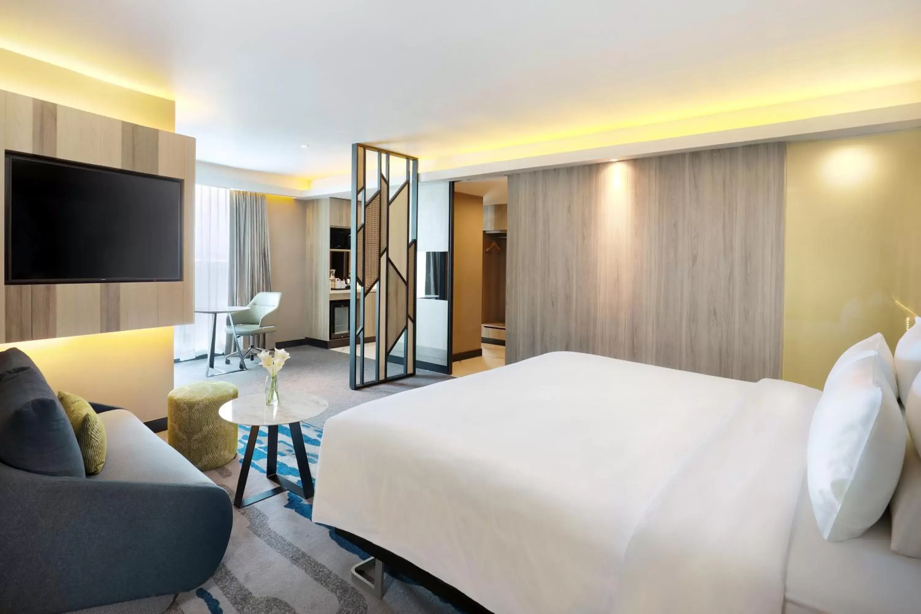 Bed in Novotel Suites Yogyakarta Malioboro