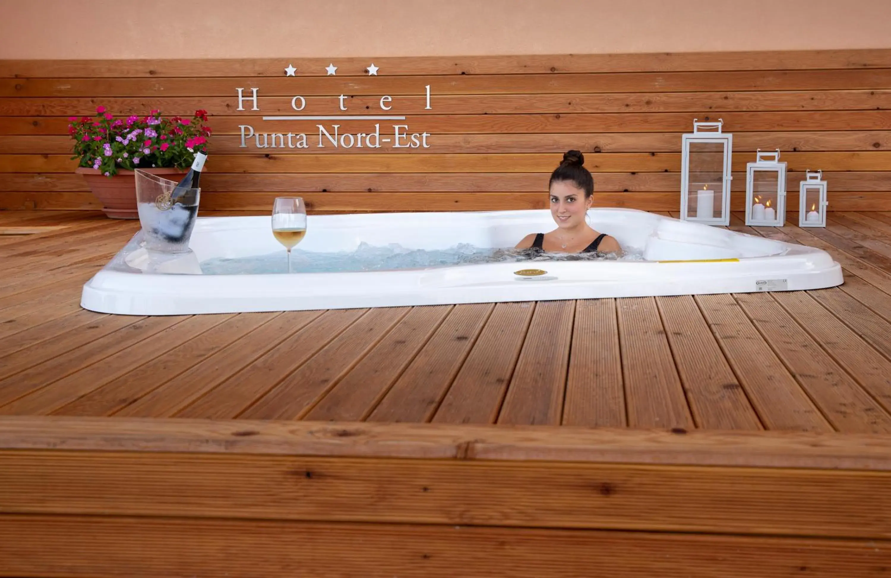 Hot Tub in Hotel Punta Nord Est