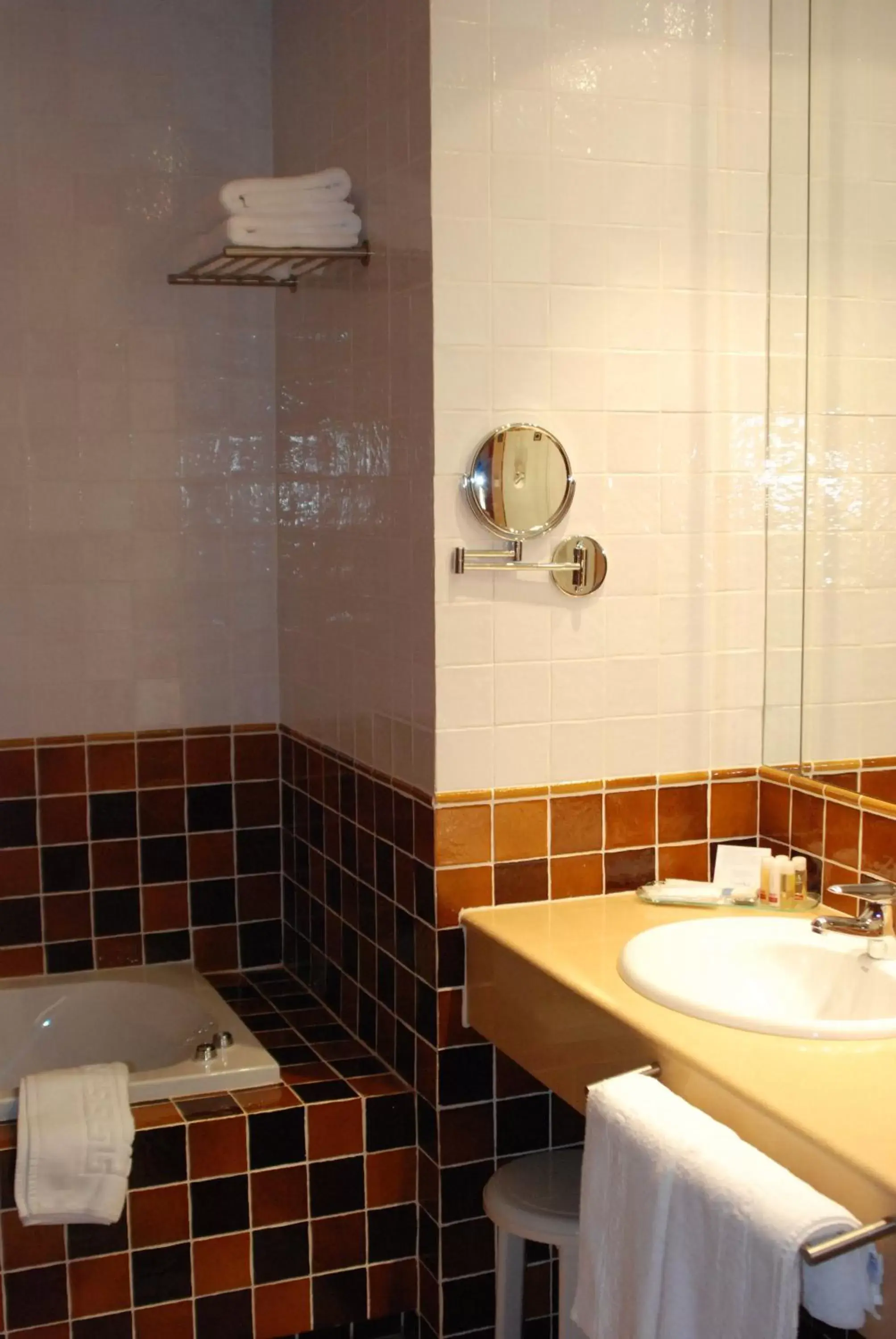 Bathroom in L'Agora Hotel