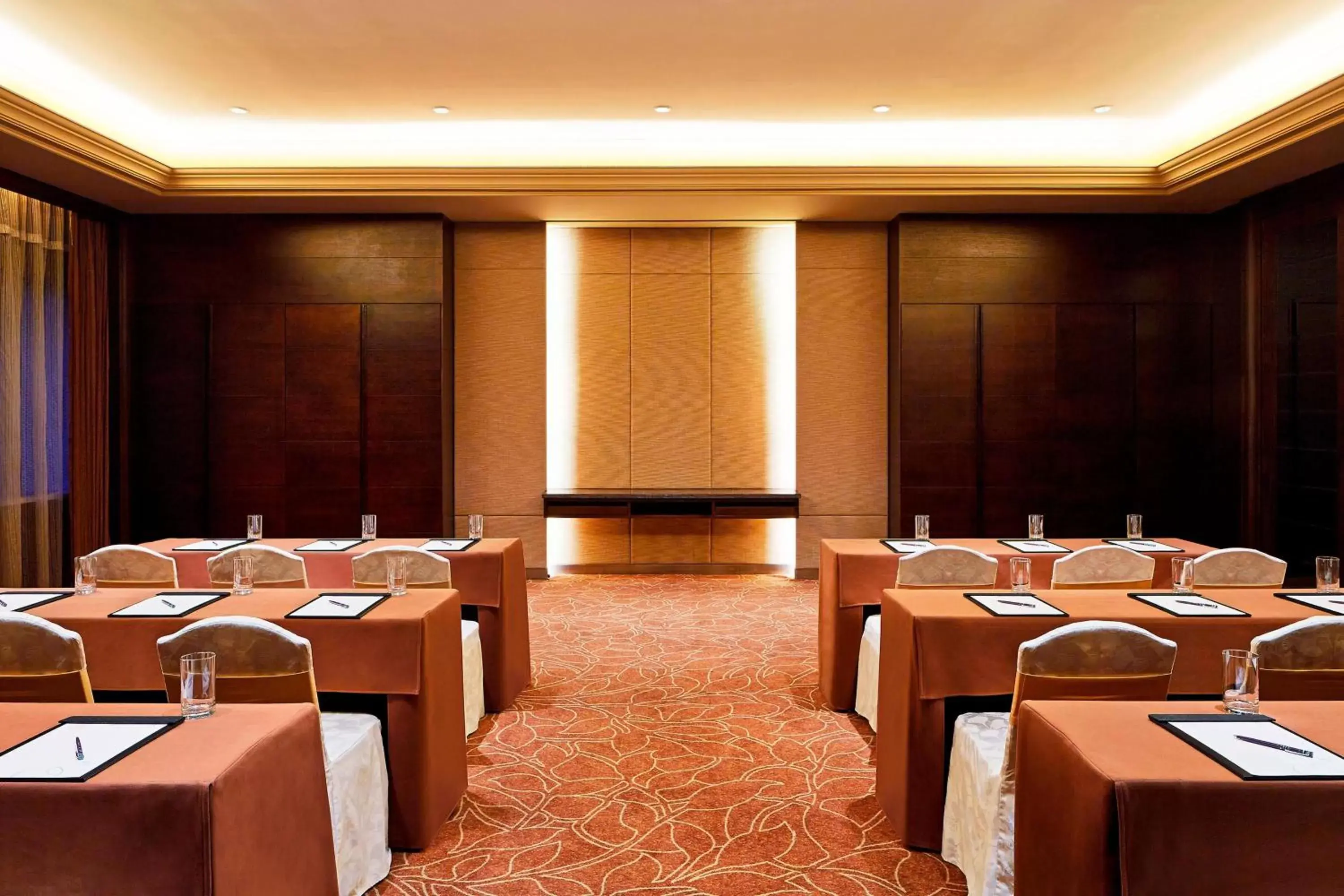 Meeting/conference room, Restaurant/Places to Eat in Sheraton Shunde Hotel
