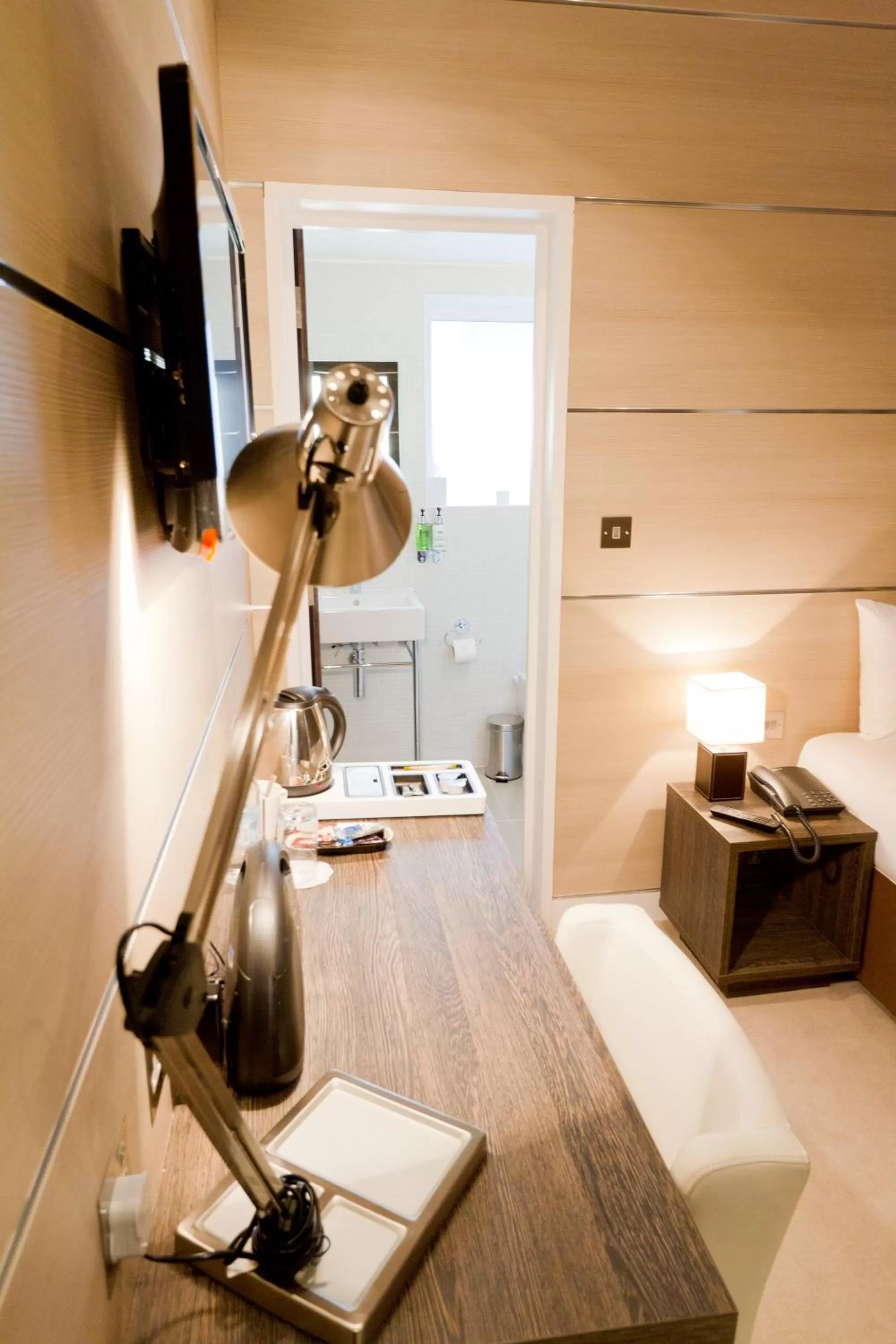 Bedroom, Bed in The Wesley Euston