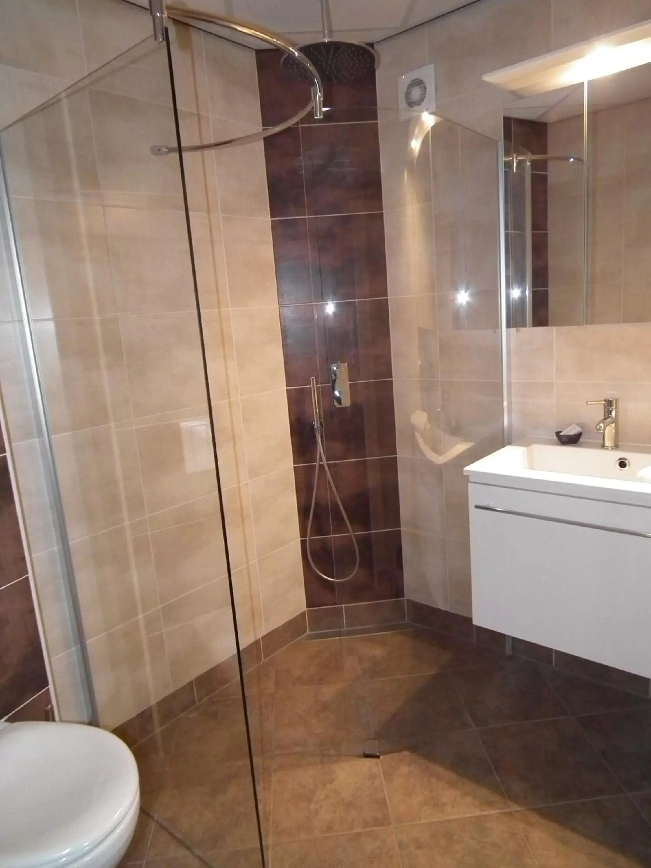 Shower, Bathroom in Hotel Workum