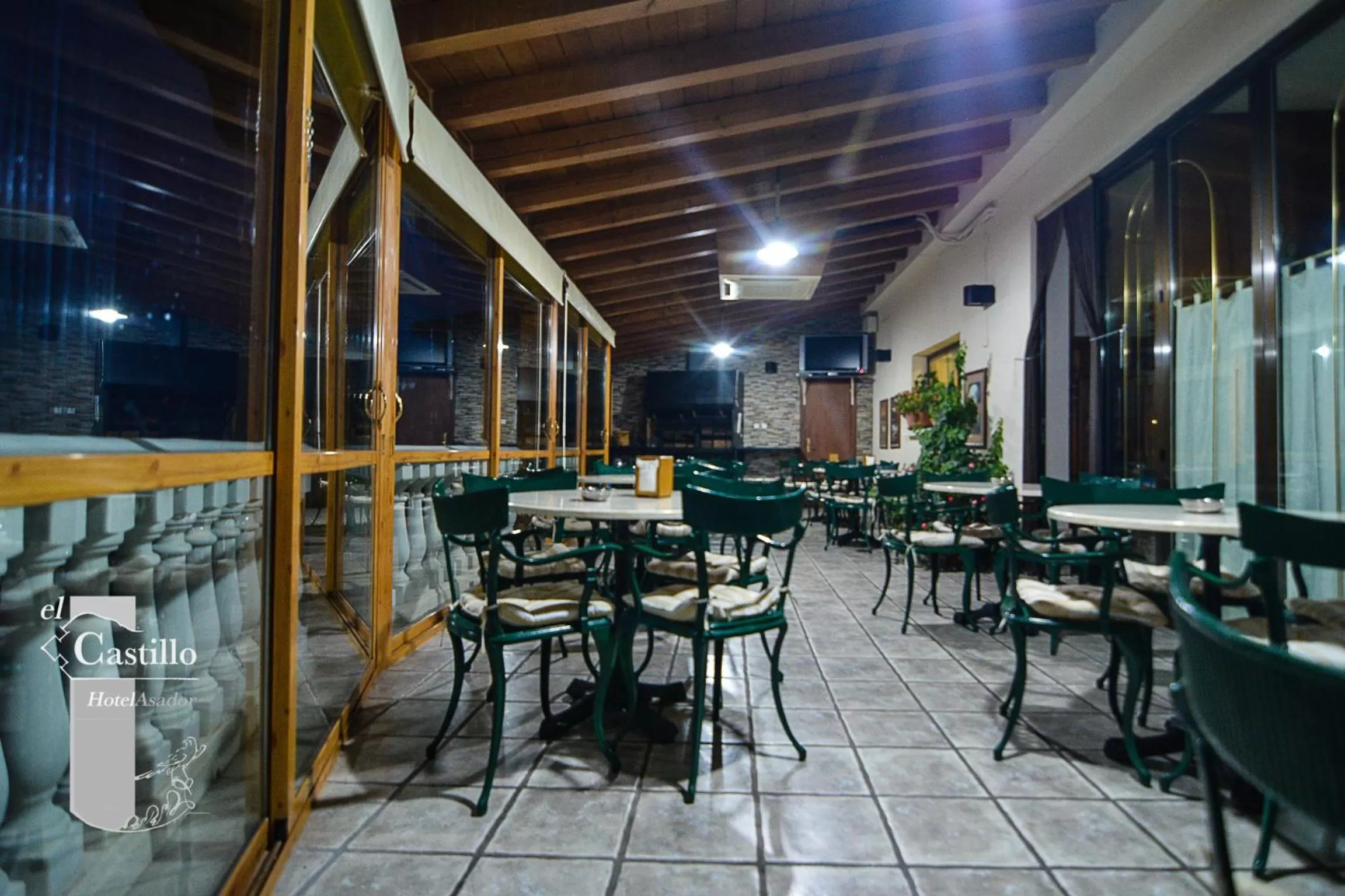Restaurant/places to eat in Hotel Rural el Castillo