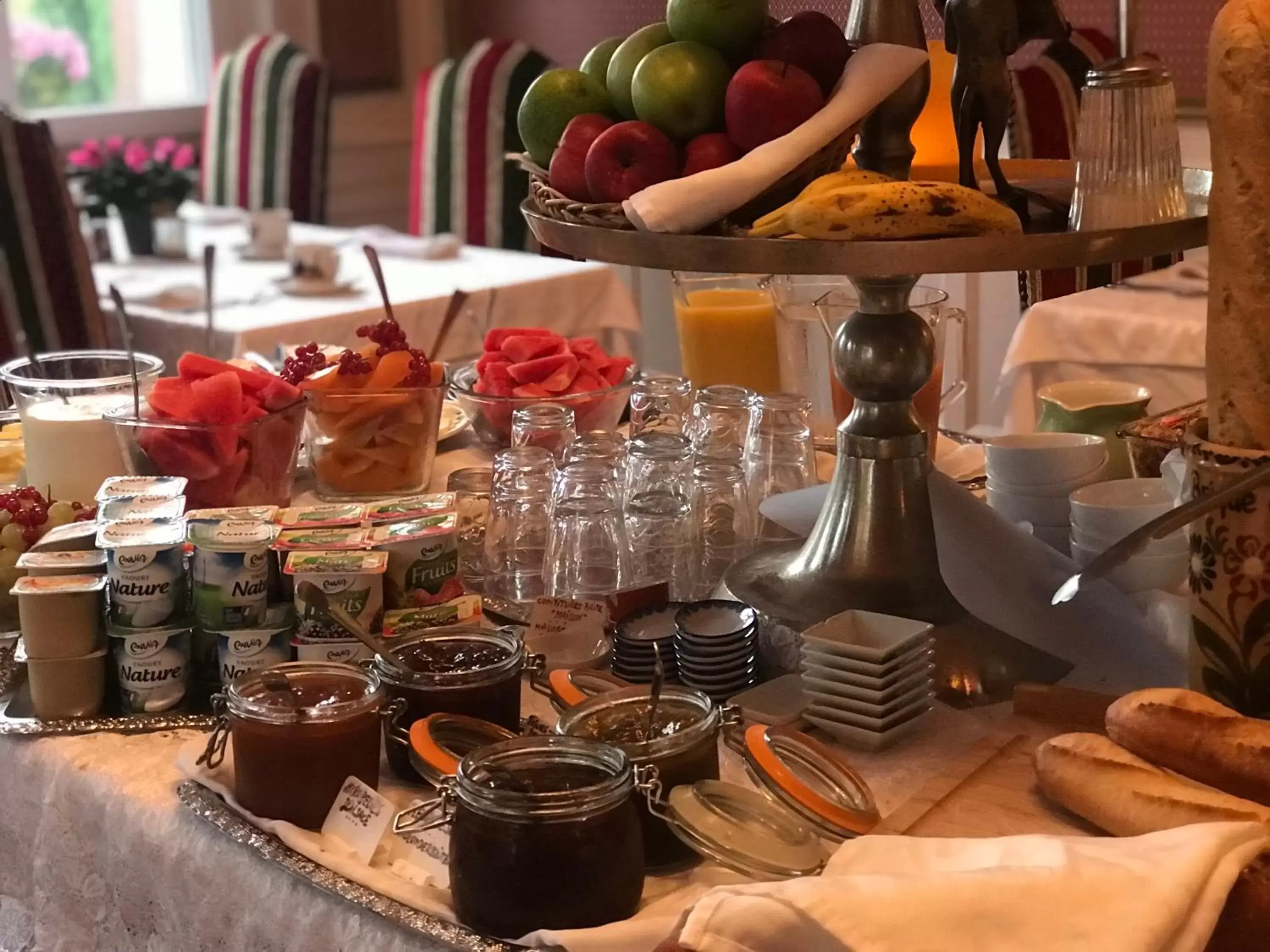 Buffet breakfast, Food in Hôtel Le Manoir