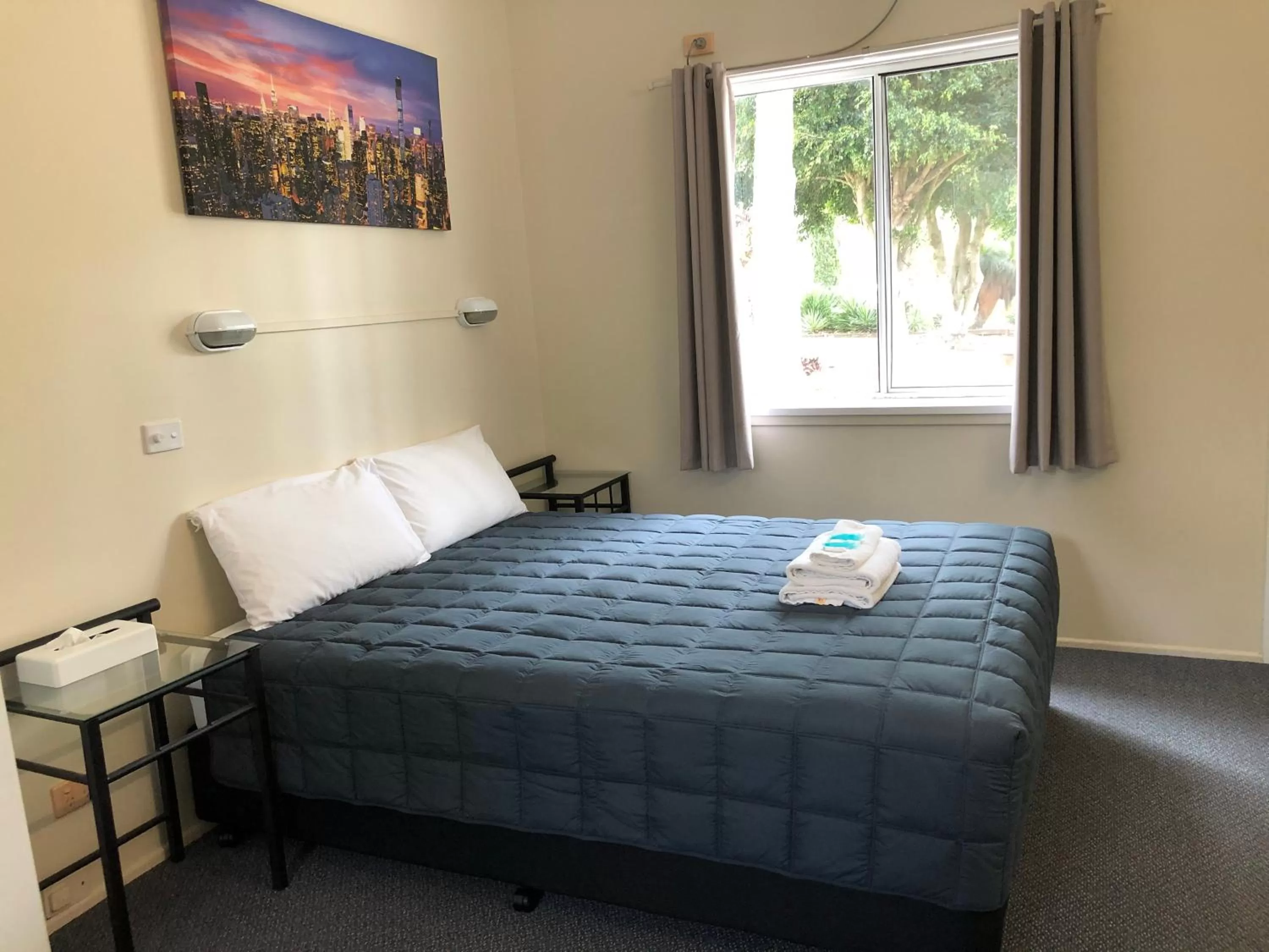 Bed in Fairway Lodge Motel